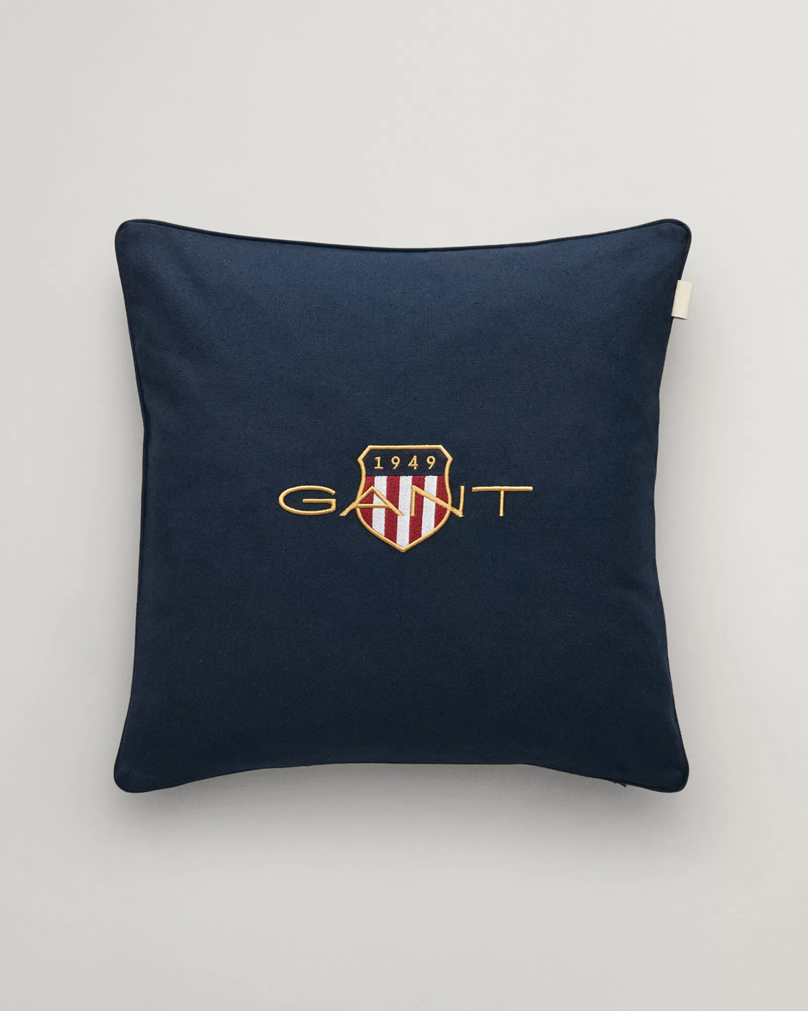 GANT Archive Shield Cushion | Kuddar