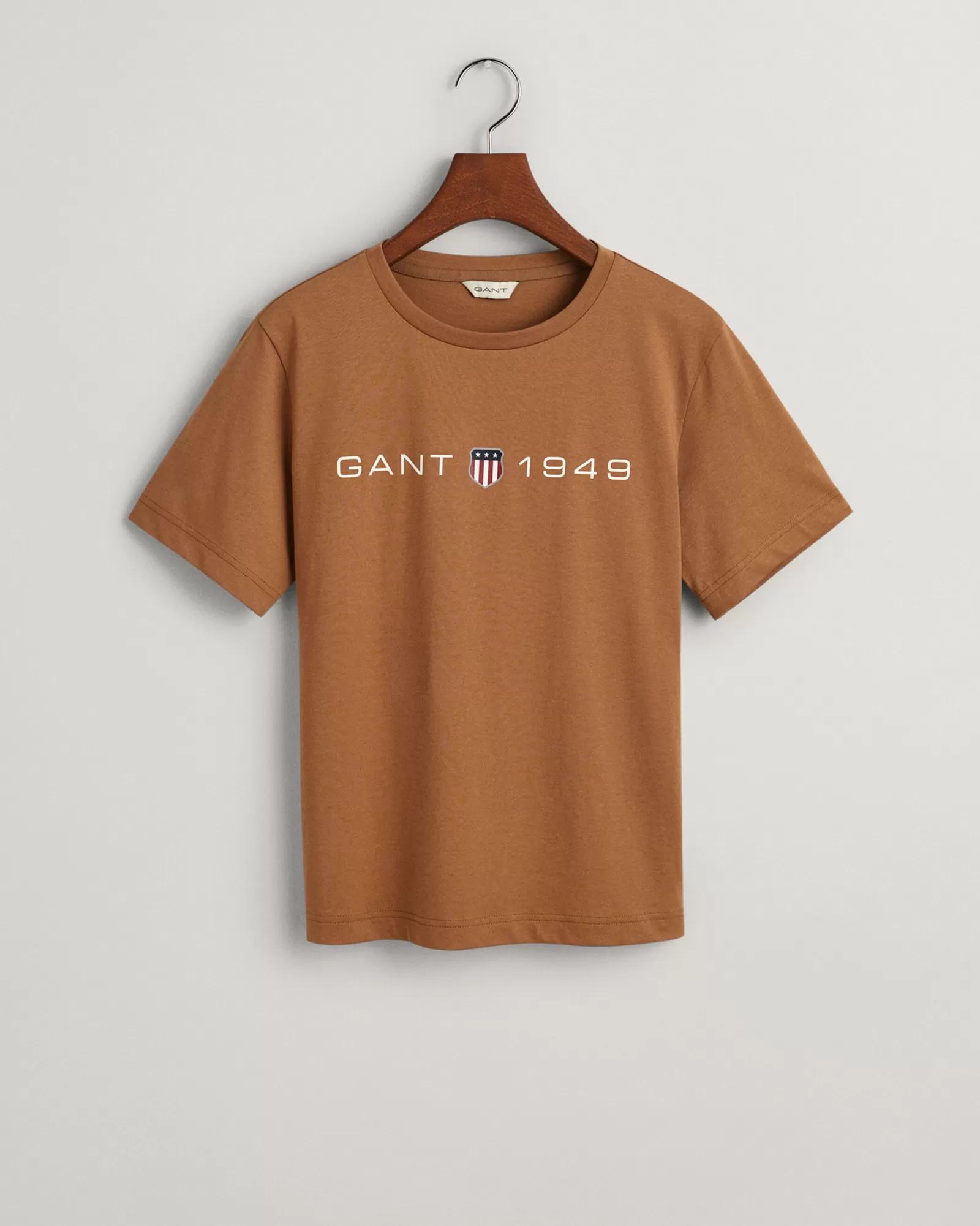 GANT Archive Shield Print T-Shirt | T-shirtar & Toppar