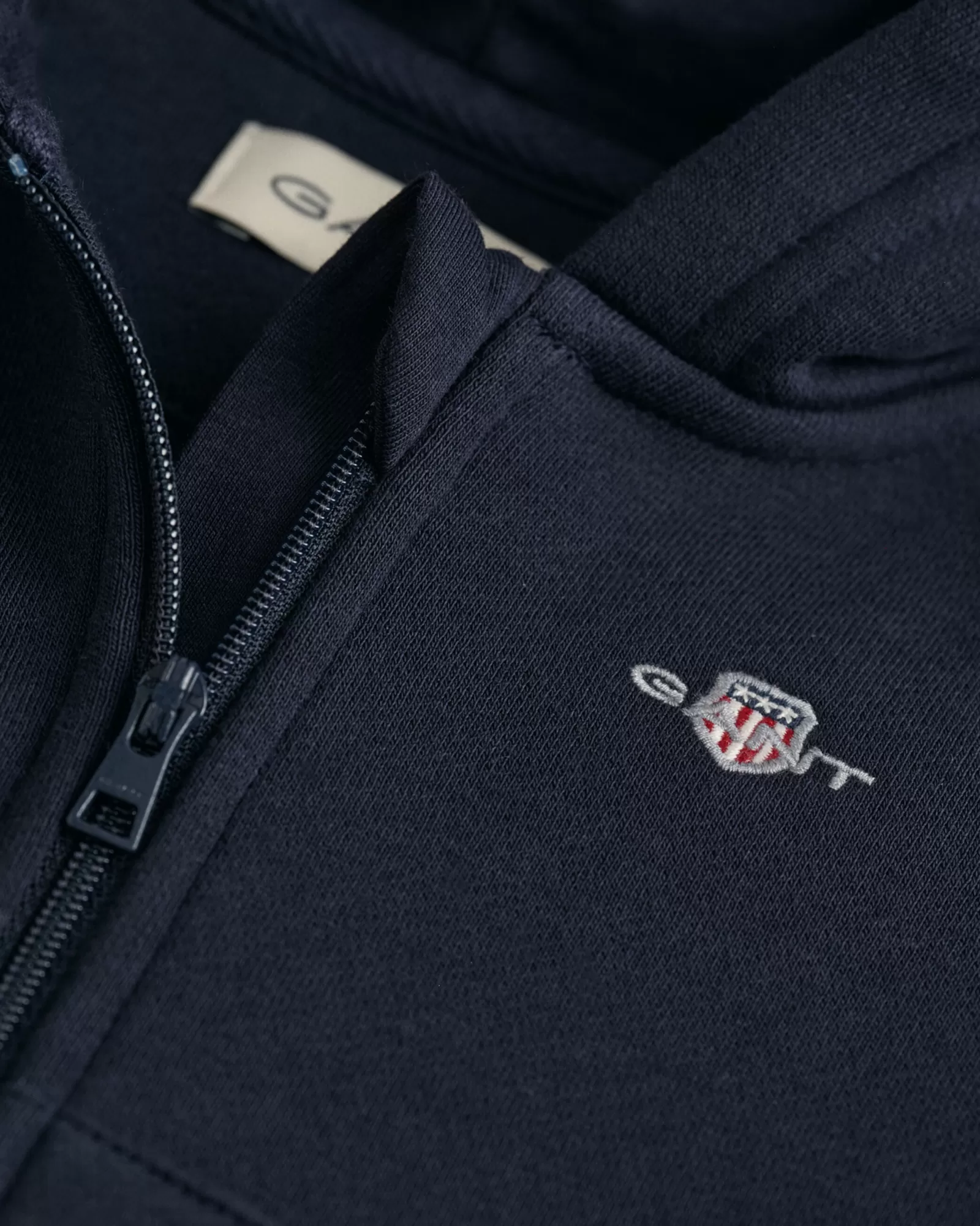 GANT Baby Shield Zip Hoodie | Barn T-Shirts