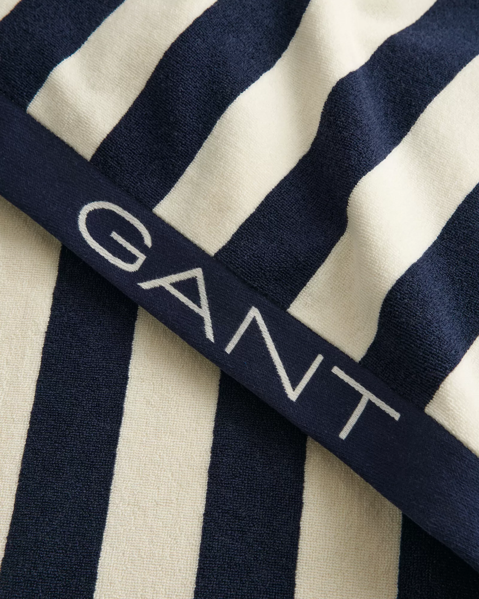 GANT Block Striped Beach Towel | Handdukar