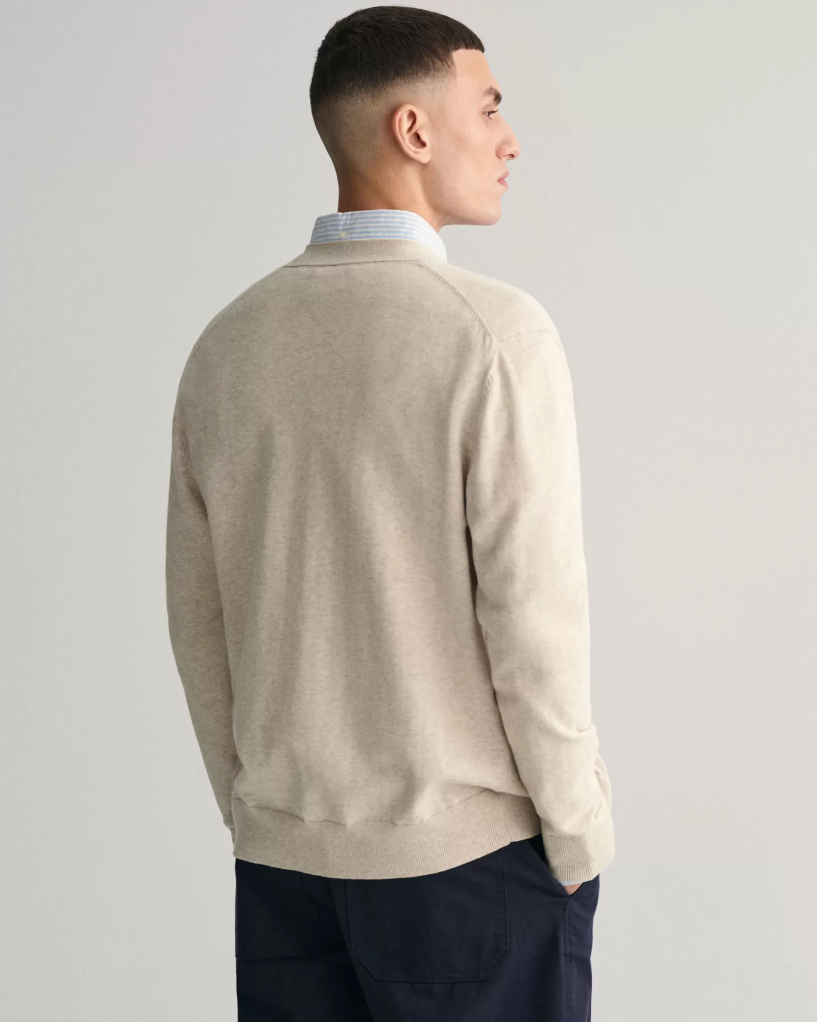 GANT Classic Cotton V-Neck Cardigan | Stickat