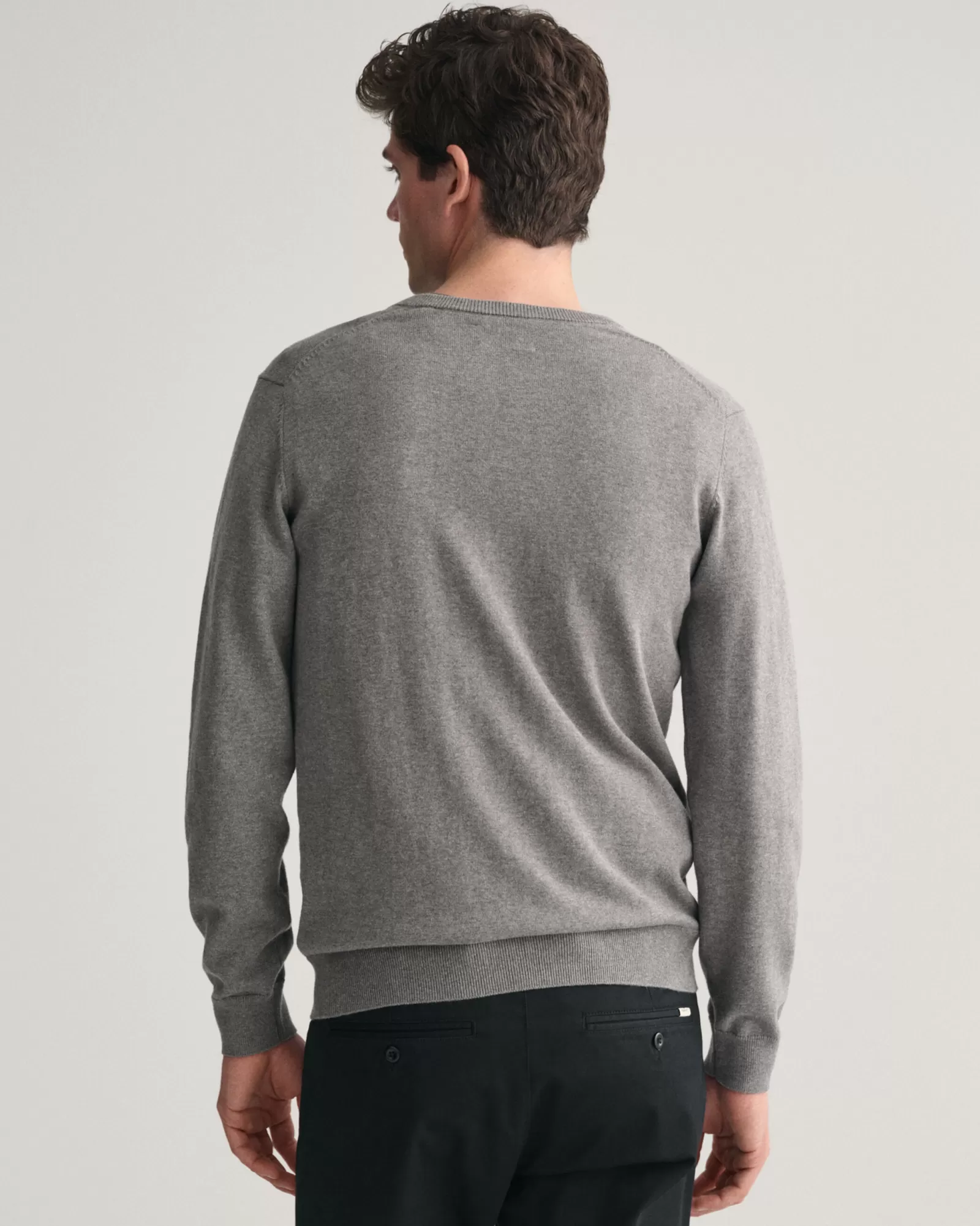 GANT Classic Cotton V-Neck Sweater | Stickat