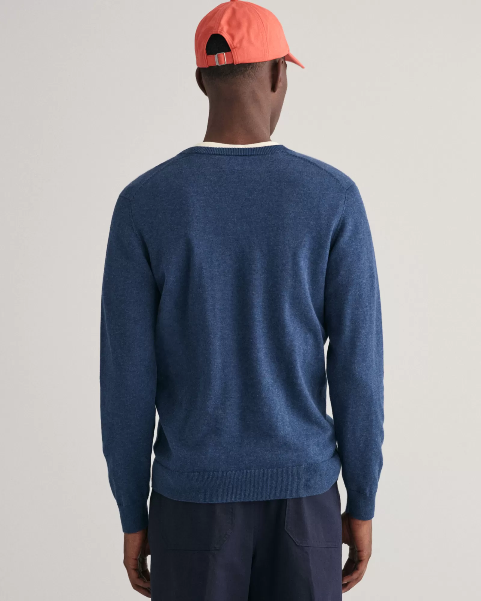 GANT Classic Cotton V-Neck Sweater | Stickat