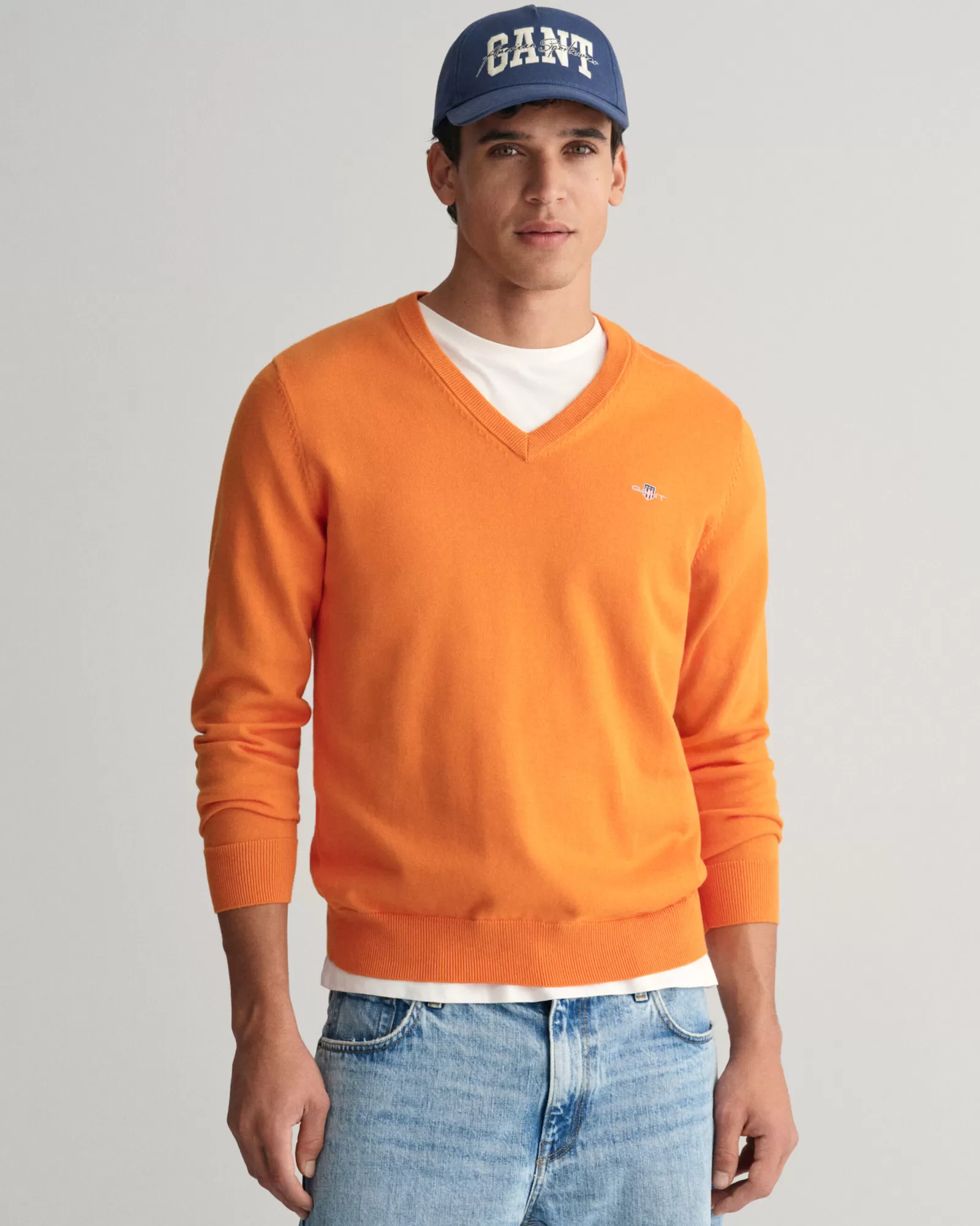 GANT Classic Cotton V-Neck Sweater | Stickat