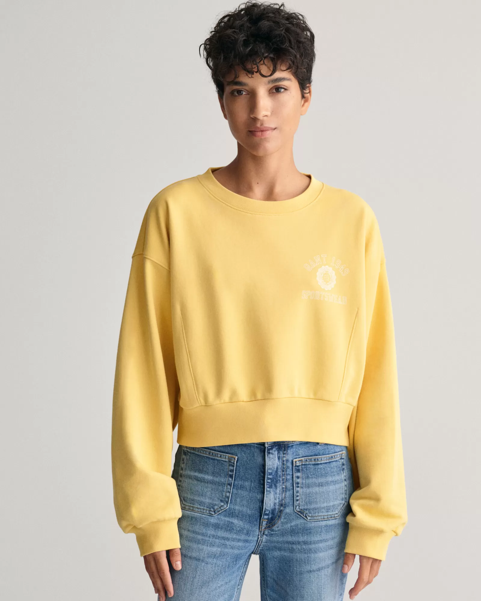 GANT Crest Graphic Crew Neck Sweatshirt | Hoodies & Tröjor