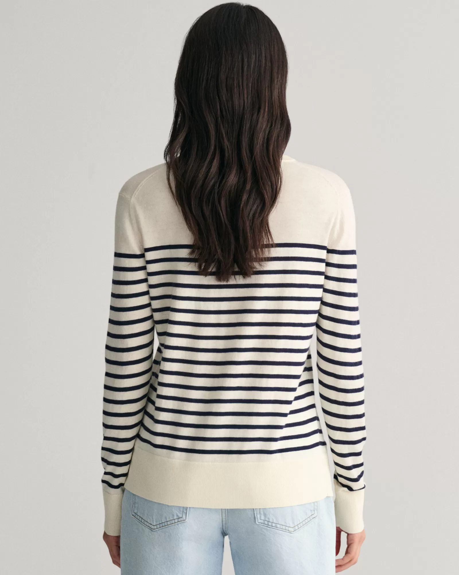 GANT Fine Knit Striped Crew Neck Sweater | Stickat