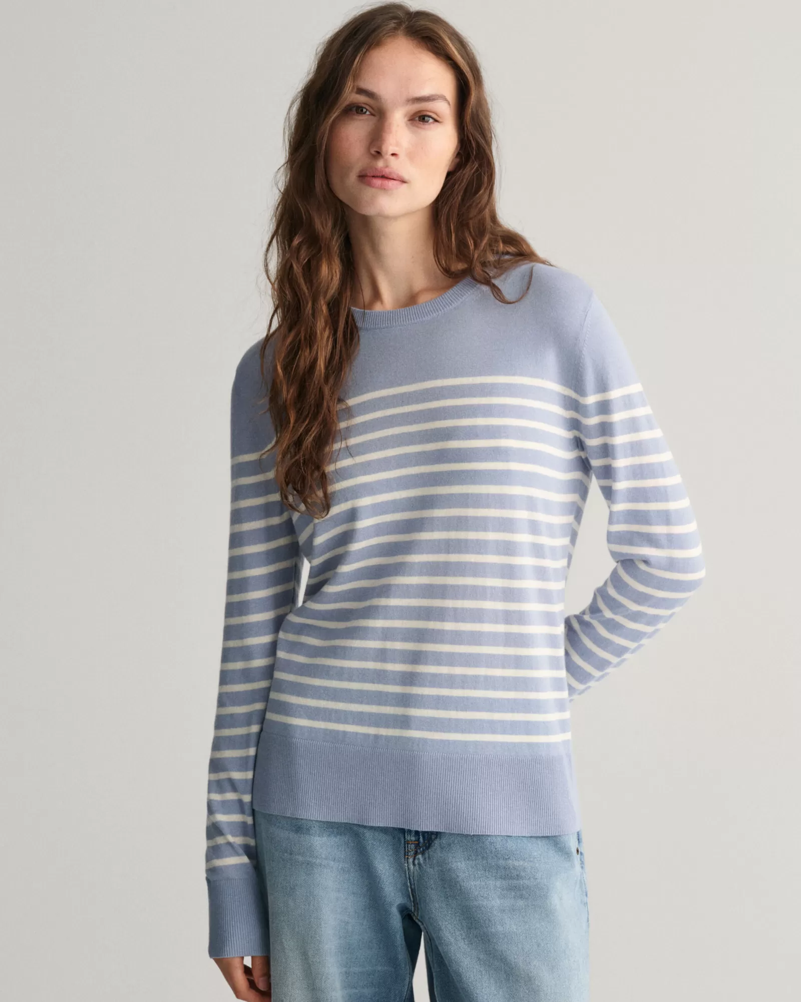 GANT Fine Knit Striped Crew Neck Sweater | Stickat