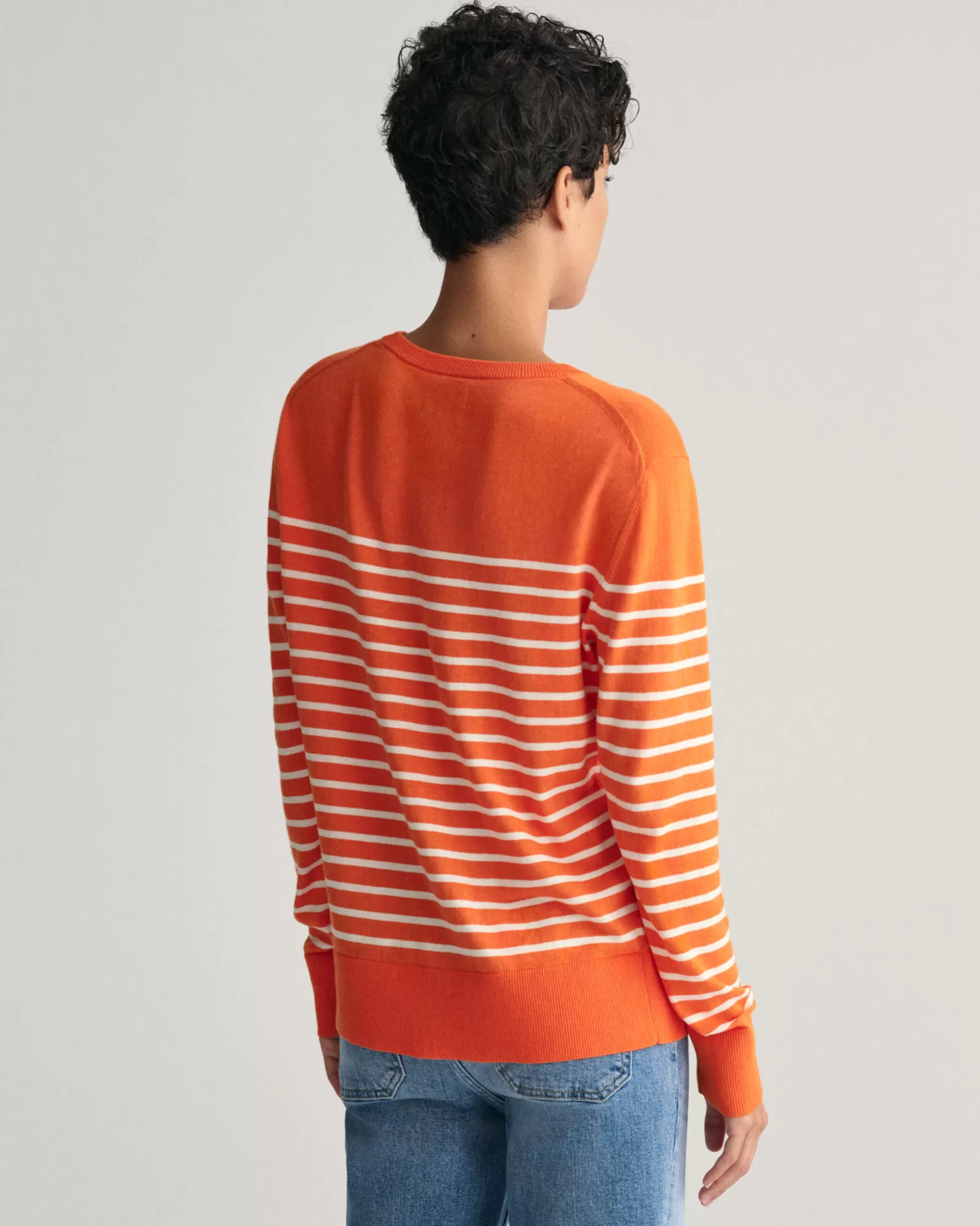 GANT Fine Knit Striped Crew Neck Sweater | Stickat