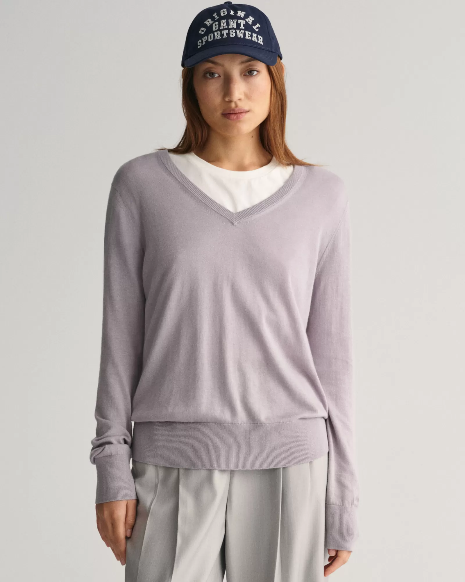 GANT Fine Knit V-Neck Sweater | Stickat