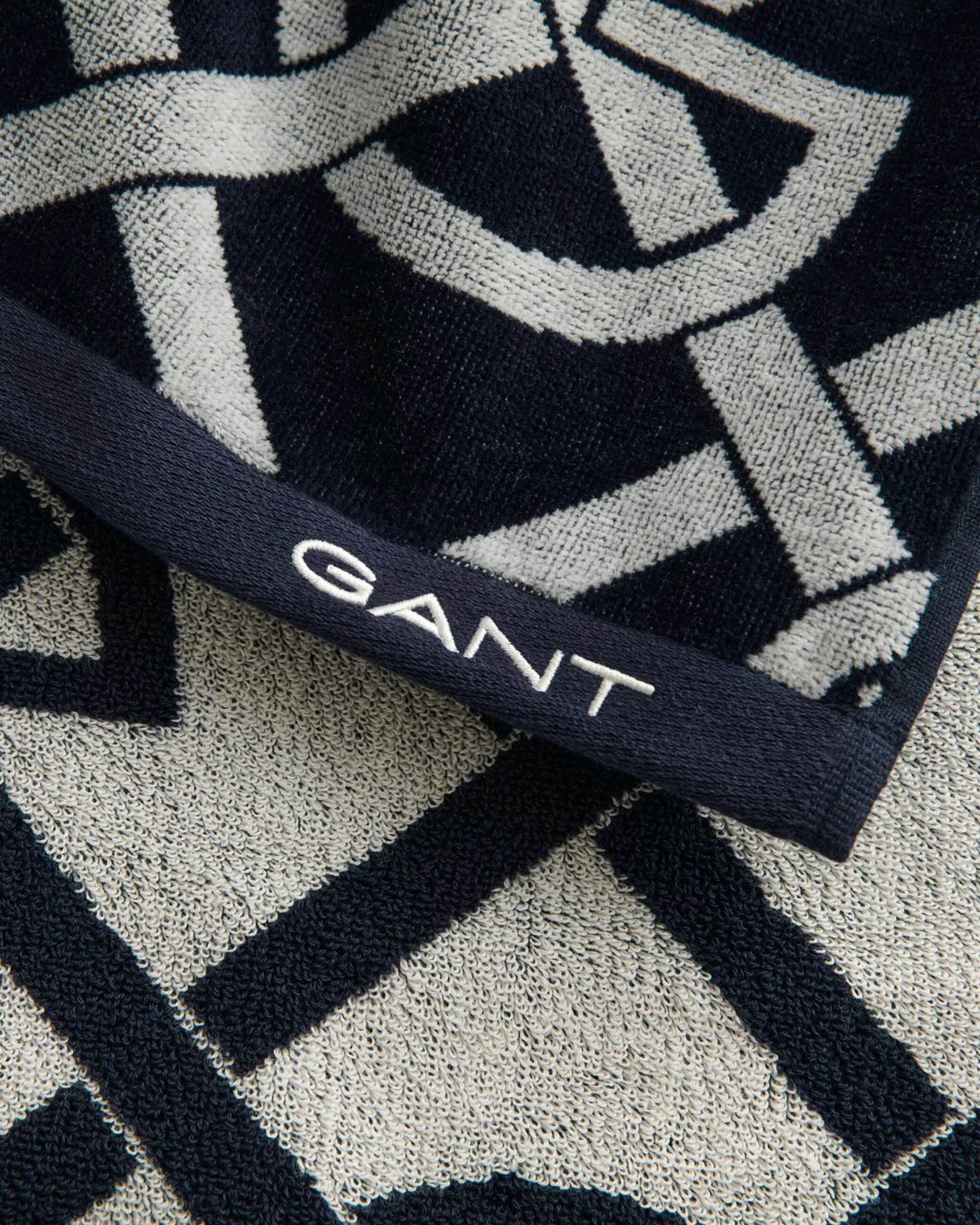 GANT G Patterned Beach Towel | Handdukar