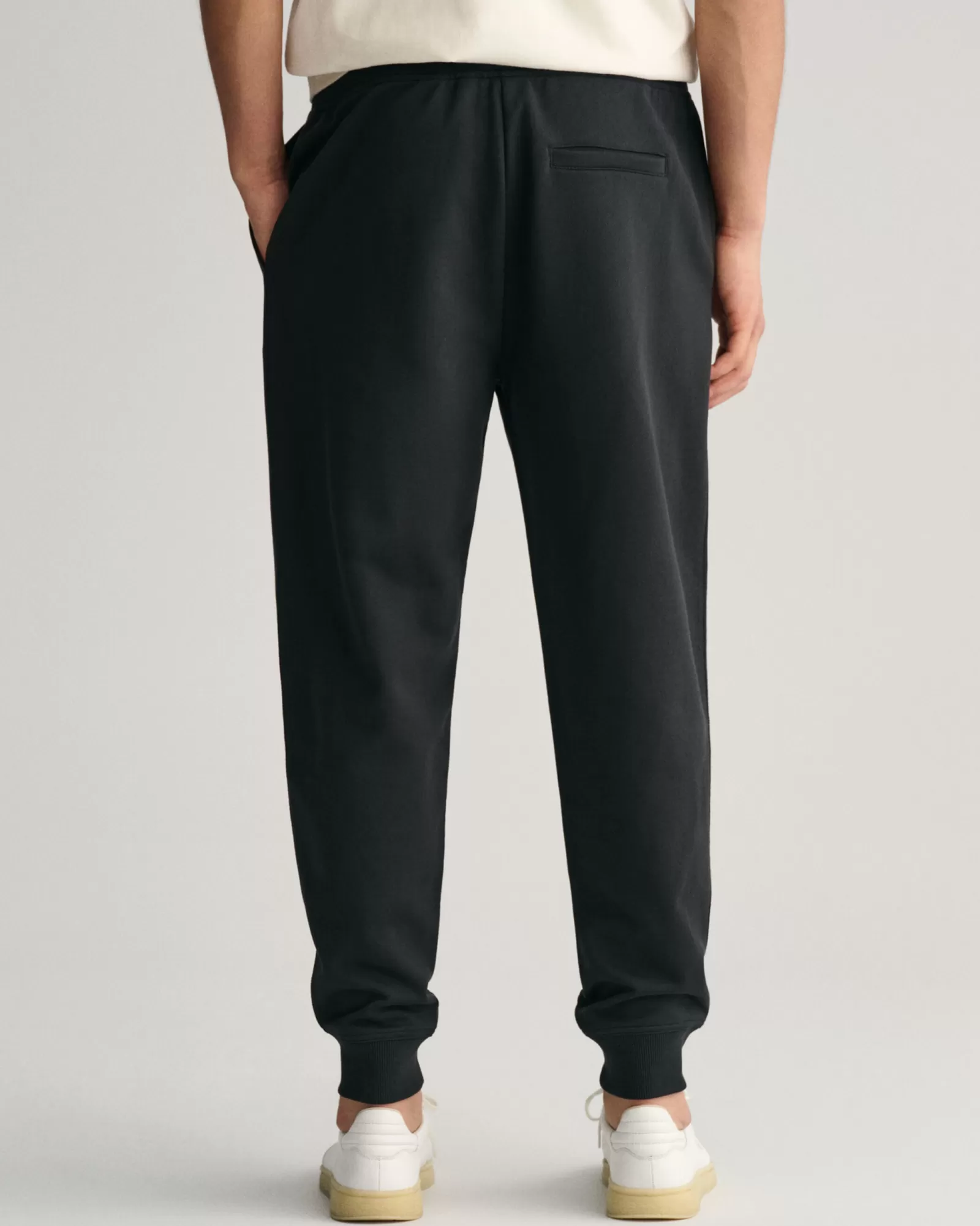 GANT Script Graphic Sweatpants | Byxor & Chinos