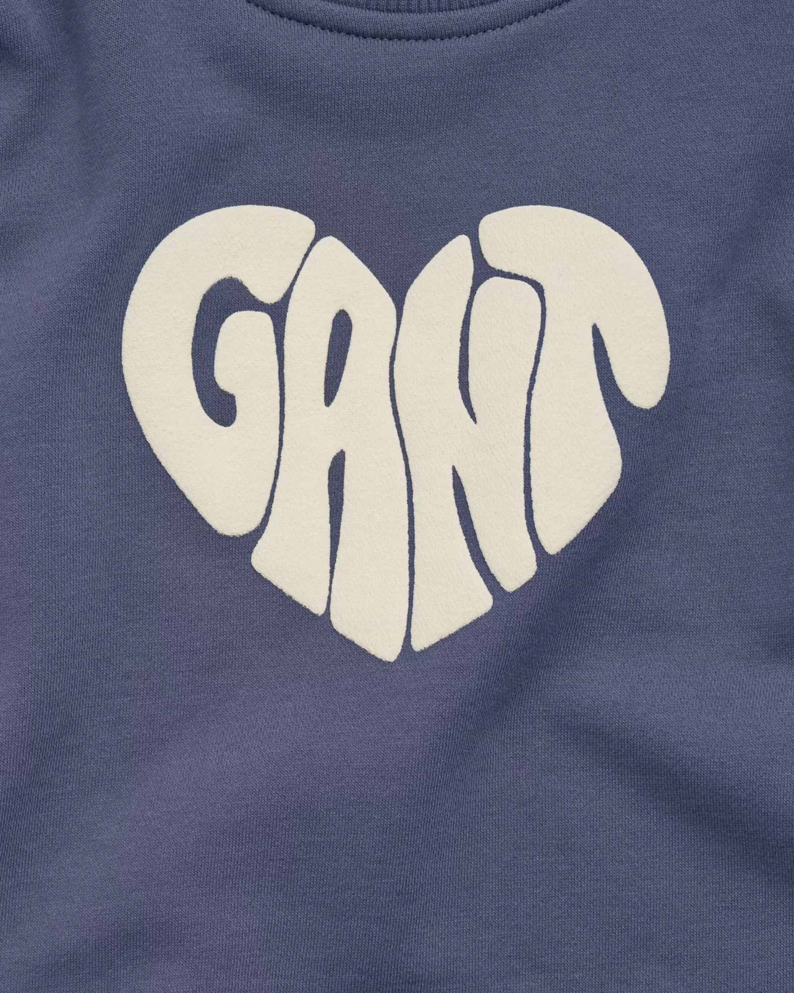 GANT Girls Heart Graphic Crew Neck Sweatshirt | Barn Hoodies & Tröjor