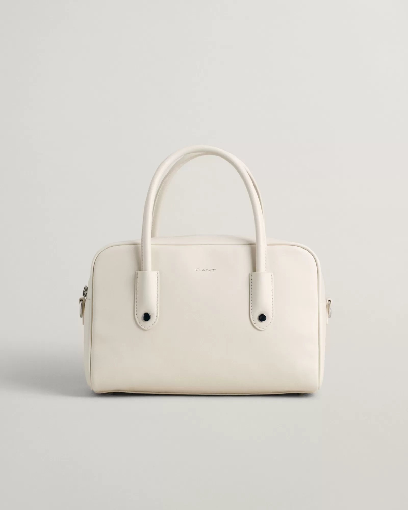 GANT Iconic Medium Leather Bag | Väskor, Plånböcker & Necessärer