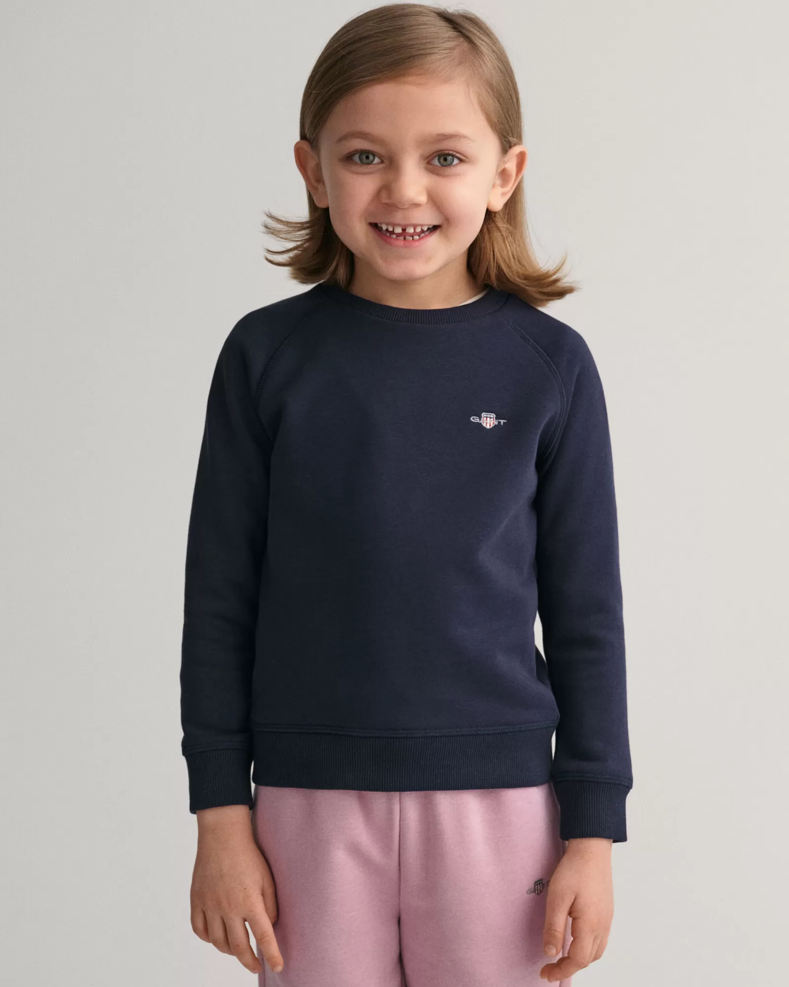 GANT Kids Shield Crew Neck Sweatshirt | Barn Hoodies & Tröjor | Hoodies & Tröjor