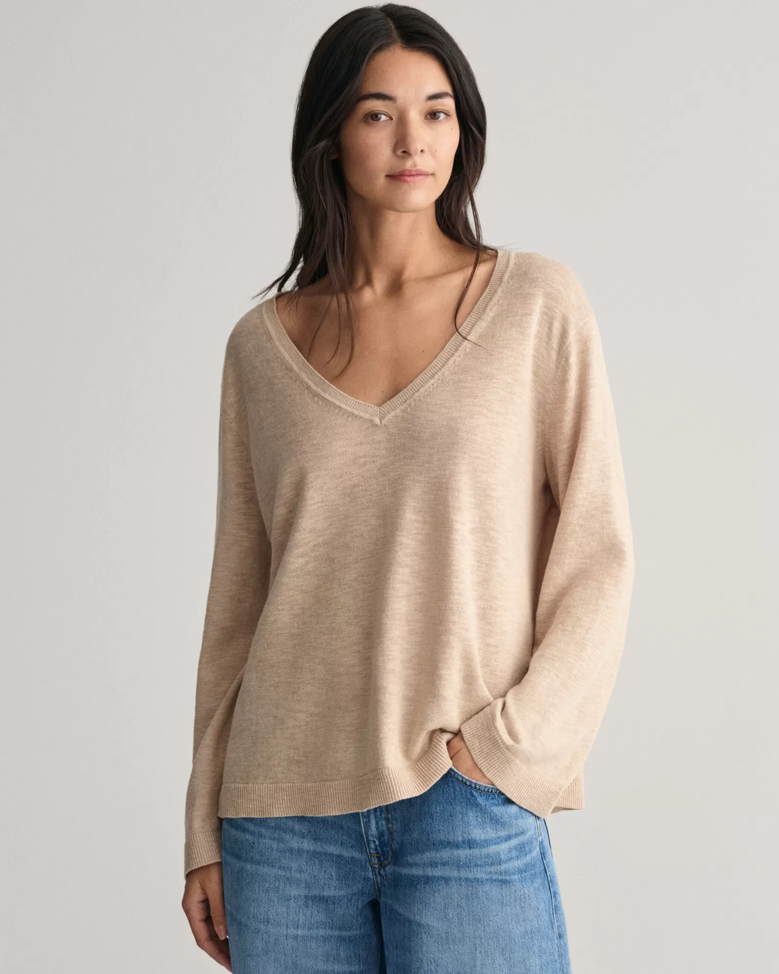 GANT Linen Blend V-Neck Sweater | Stickat