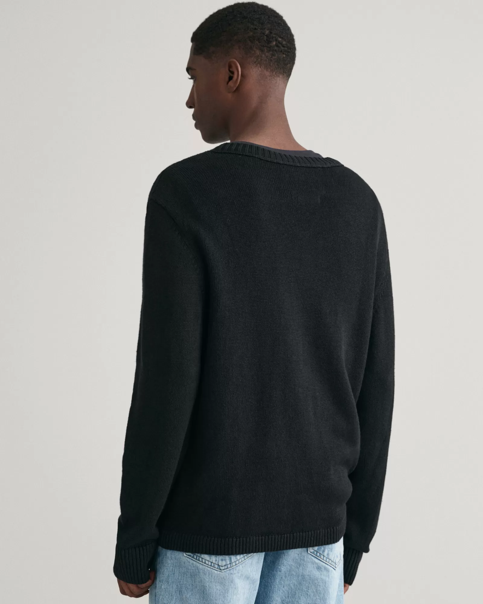 GANT Linen Blend V-Neck Sweater | Stickat