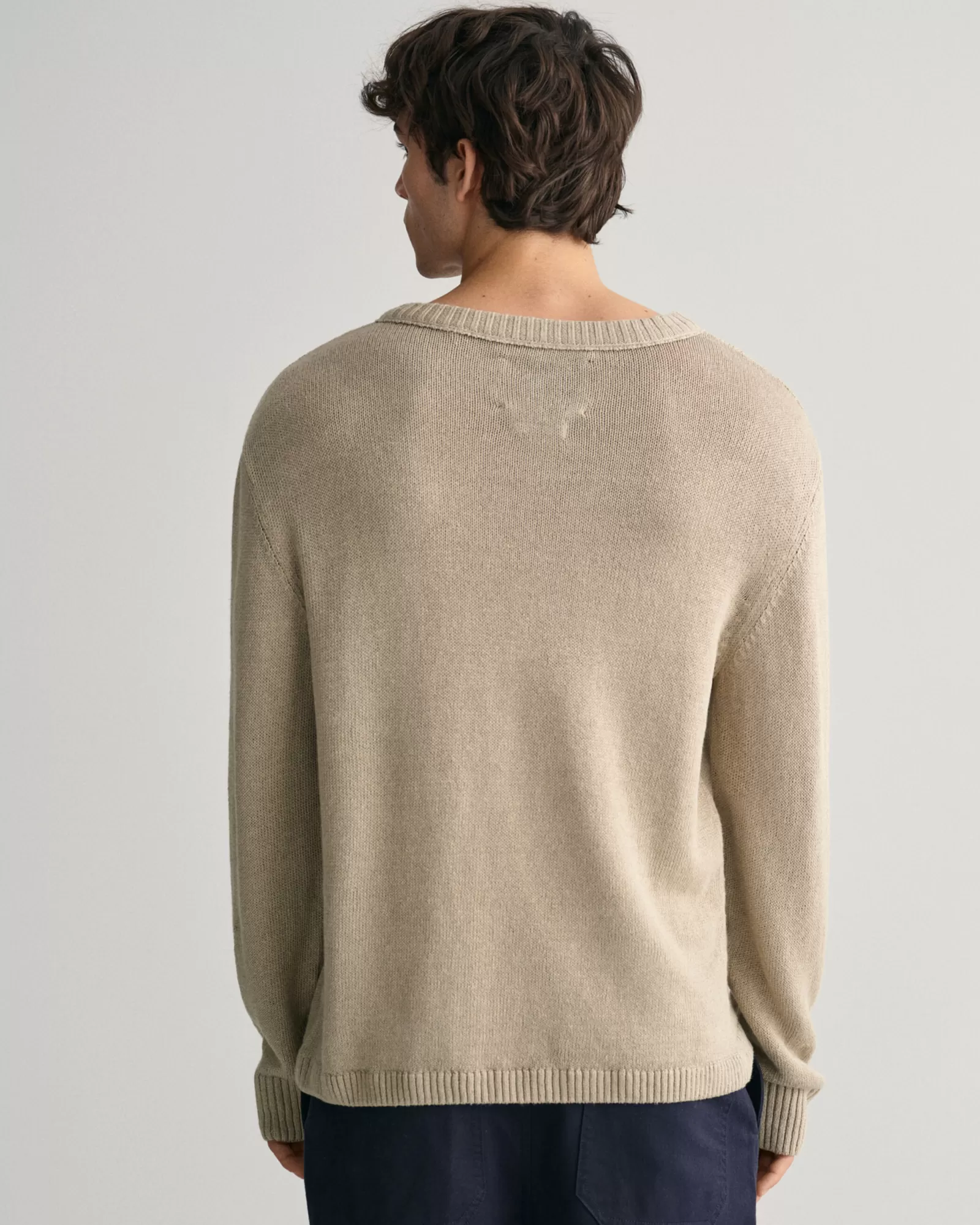 GANT Linen Blend V-Neck Sweater | Stickat