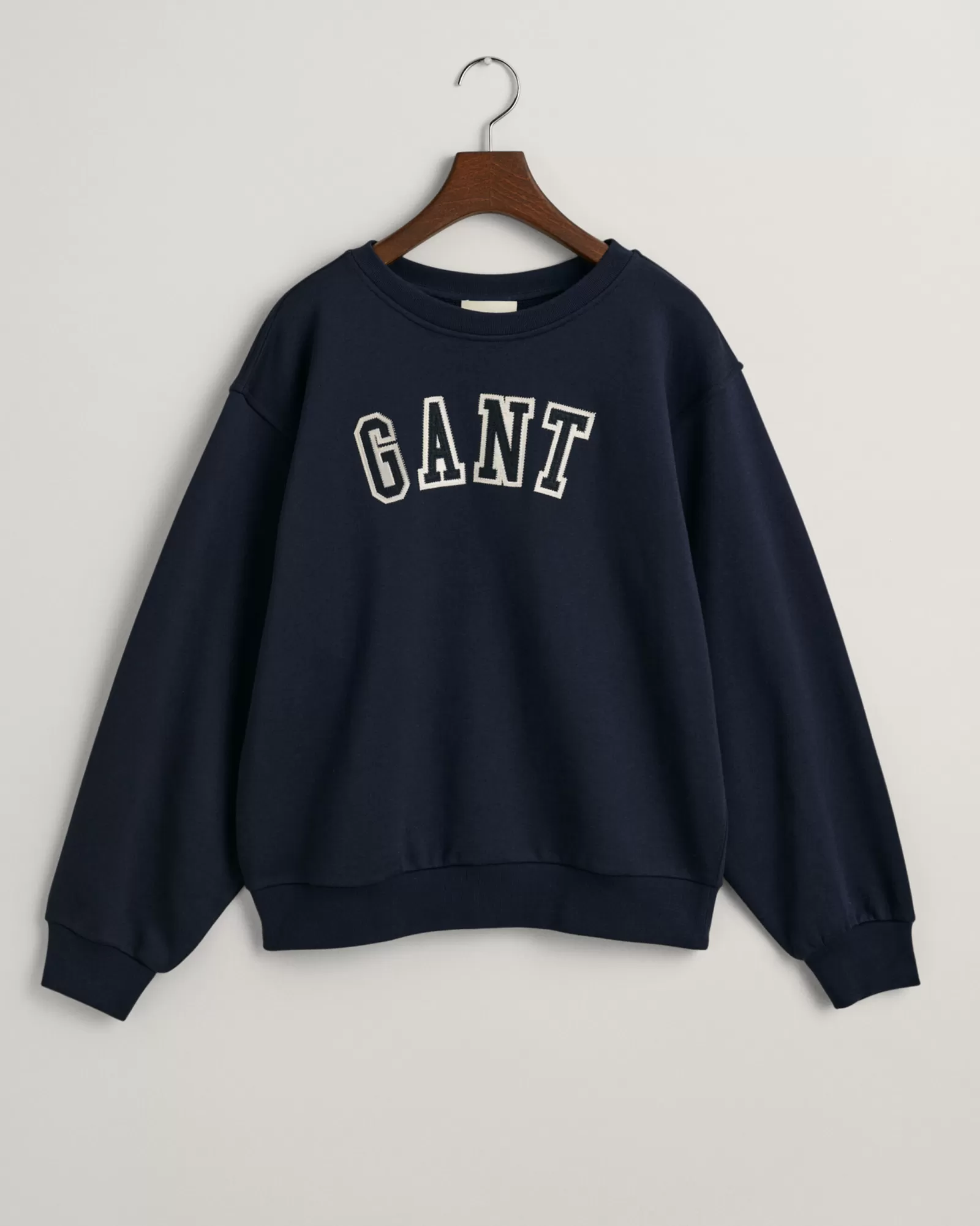 GANT Logo Crew Neck Sweatshirt | Hoodies & Tröjor