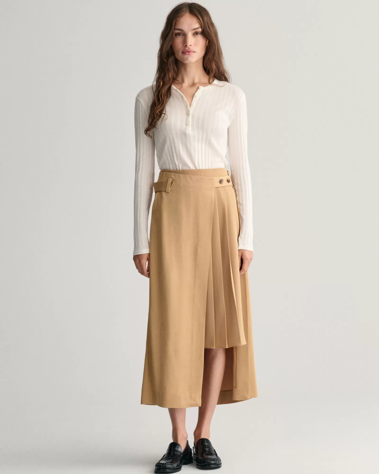 GANT Pleated Chino Wrap Skirt | Kjolar