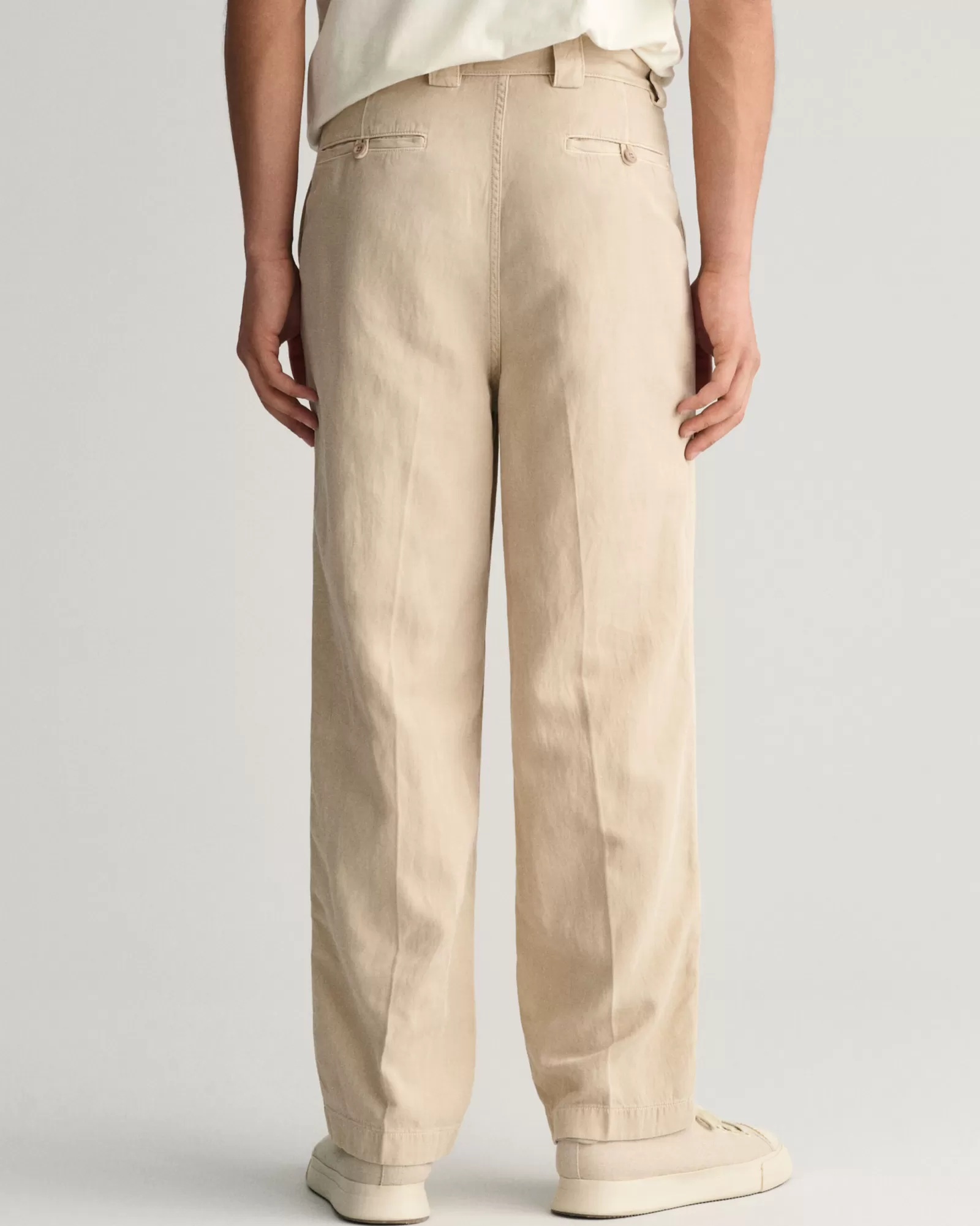 GANT Pleated Cotton Linen Chinos | Byxor & Chinos