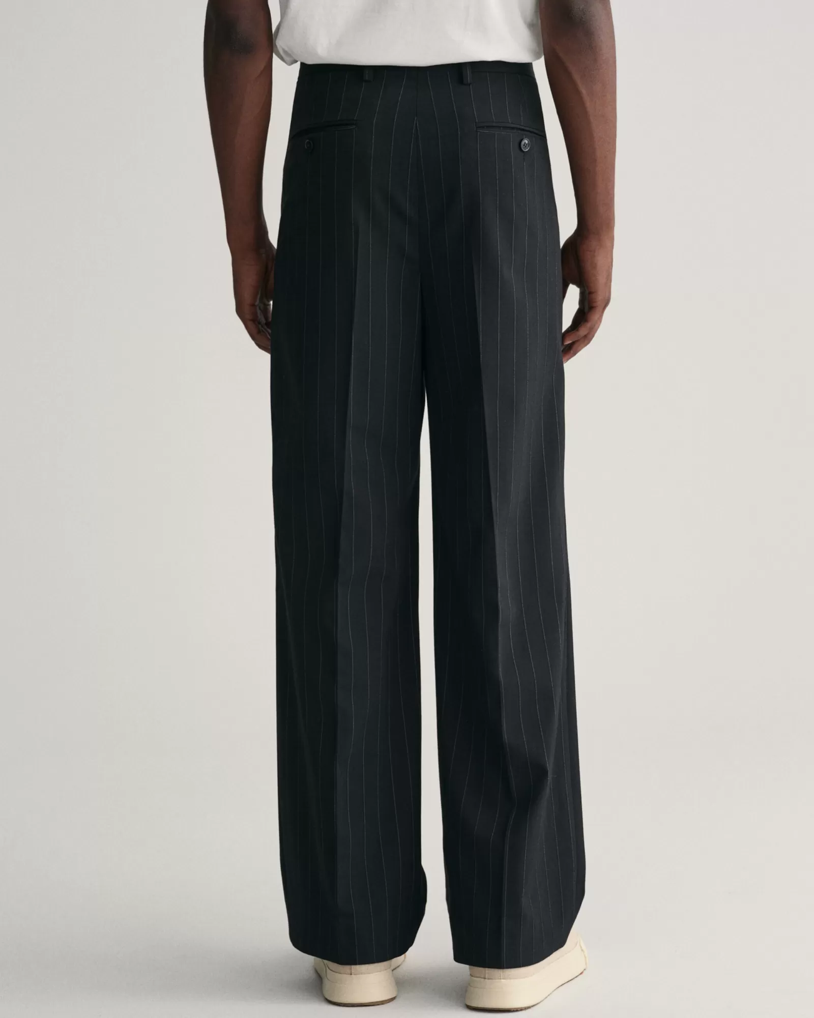 GANT Pleated Pinstripe Suit Pants | Byxor & Chinos