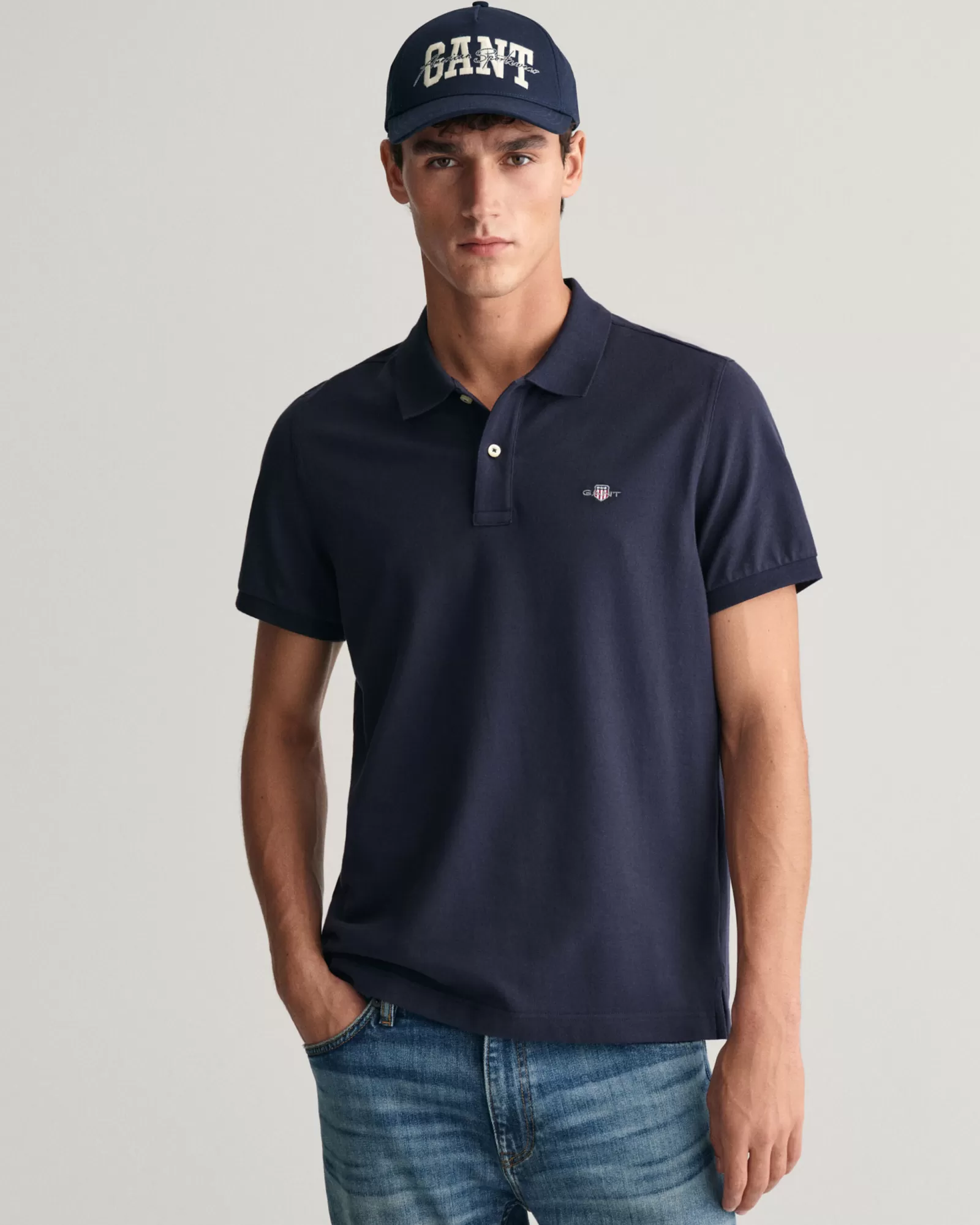 GANT Regular Fit Shield Piqué Polo Shirt | Pikéer