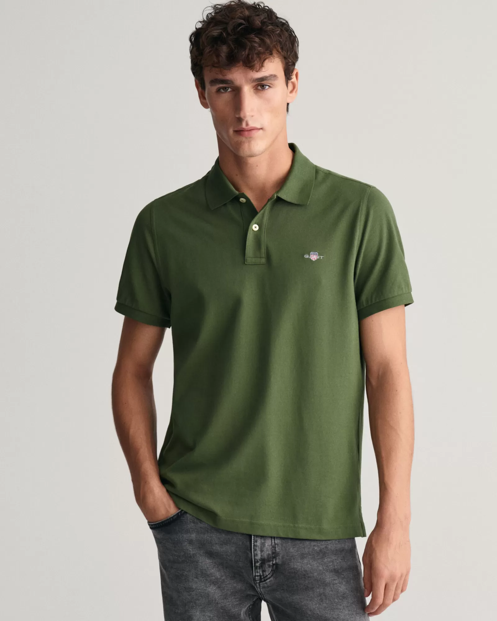 GANT Regular Fit Shield Piqué Polo Shirt | Pikéer