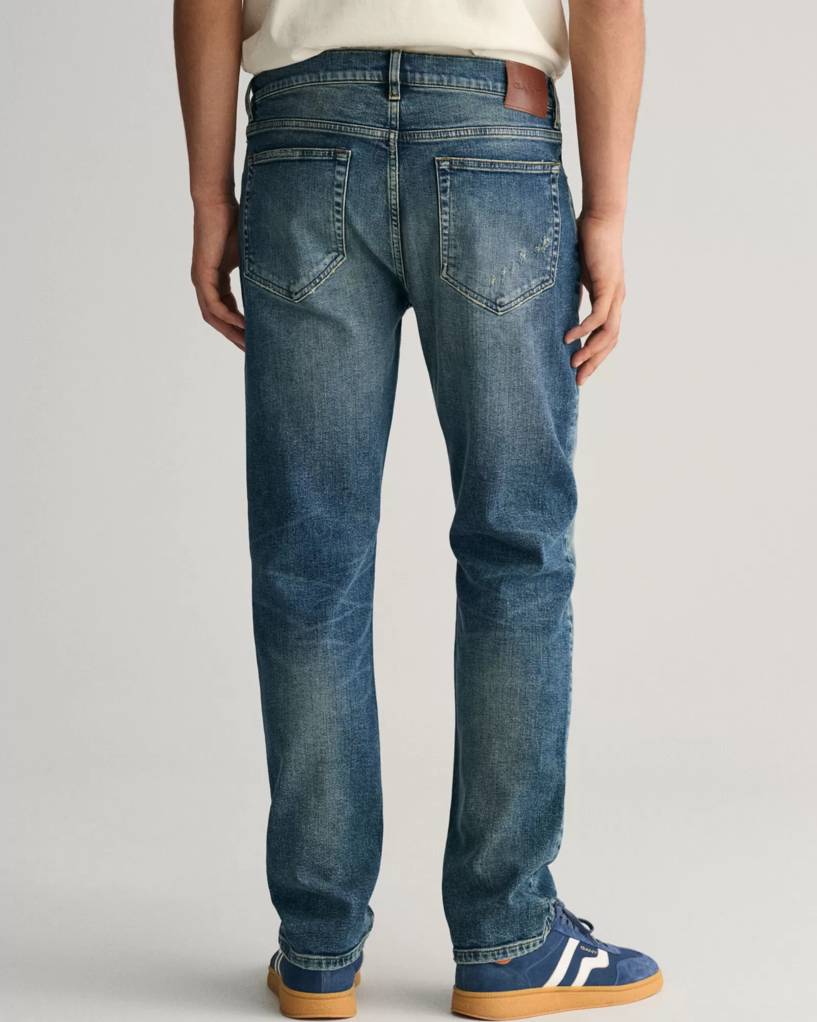 GANT Regular Fit Vintage Wash Jeans | Jeans