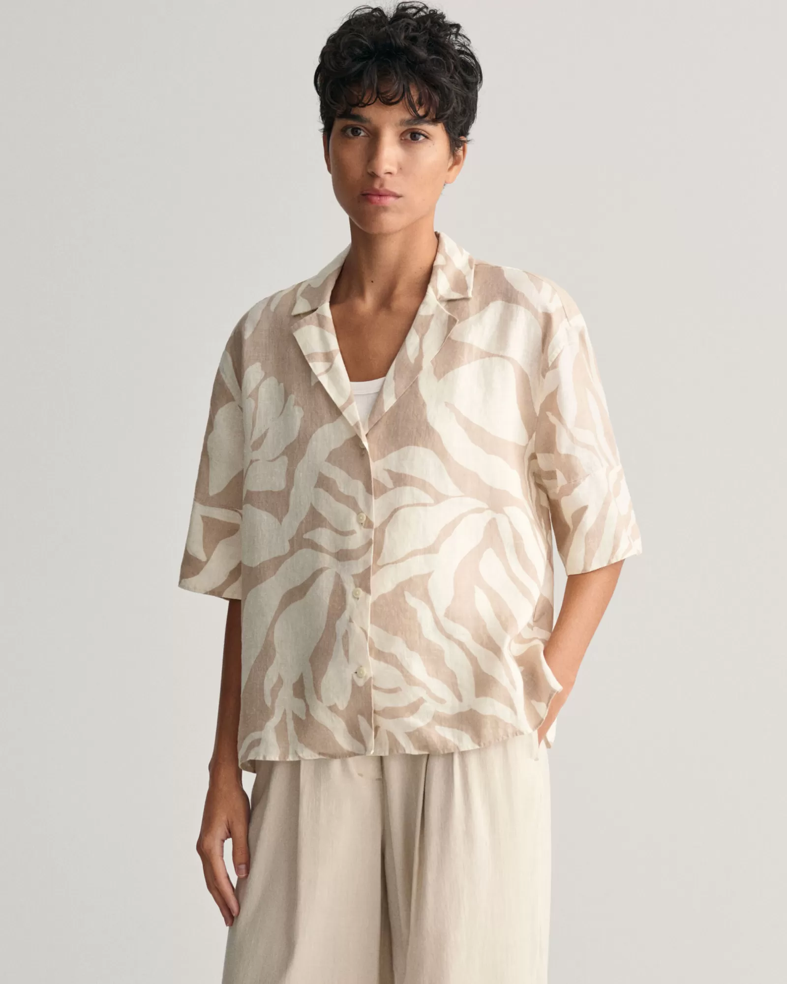 GANT Relaxed Fit Palm Print Linen Short Sleeve Shirt | Skjortor & Blusar