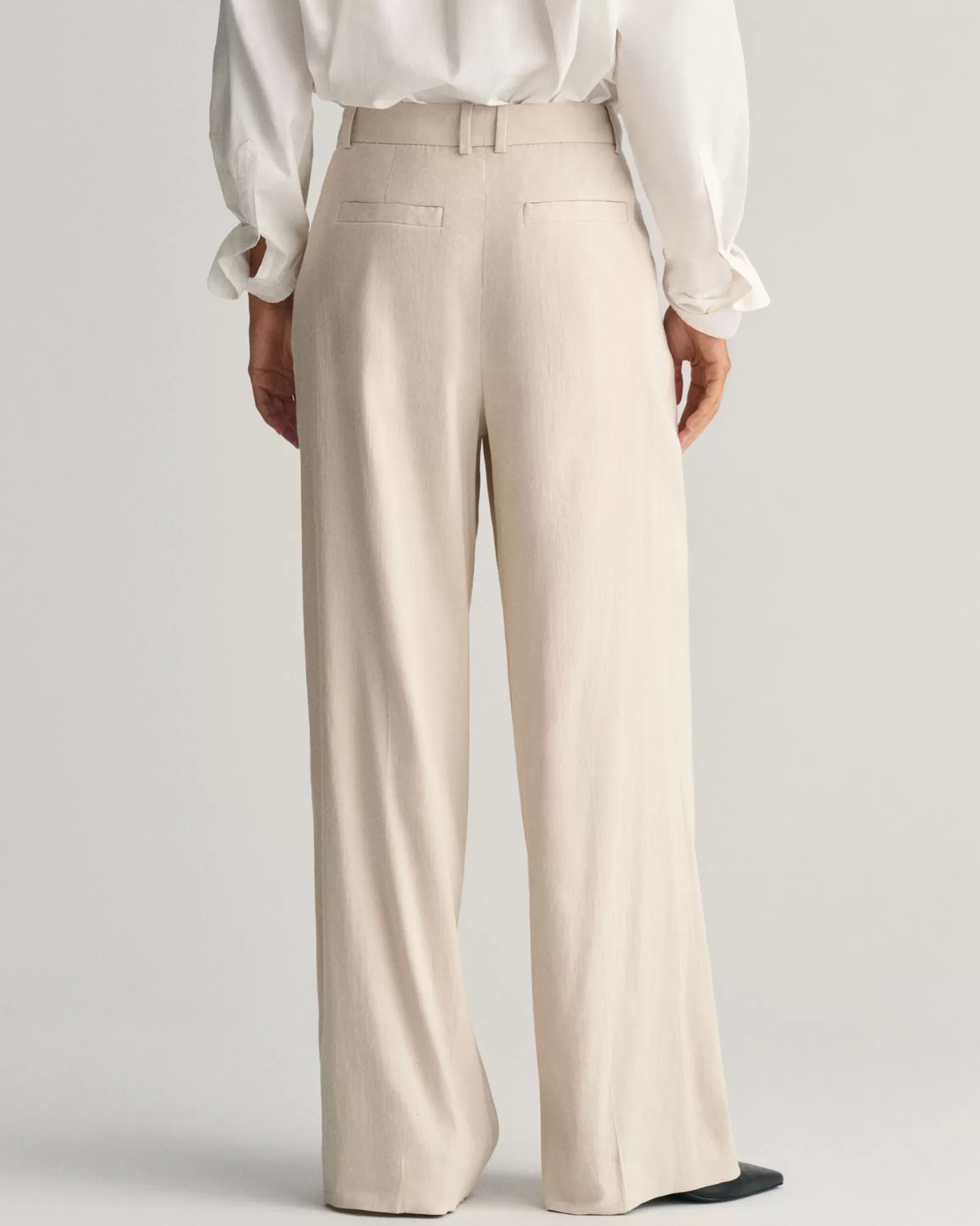 GANT Relaxed Fit Stretch Linen Tailored Pants | Byxor & Chinos