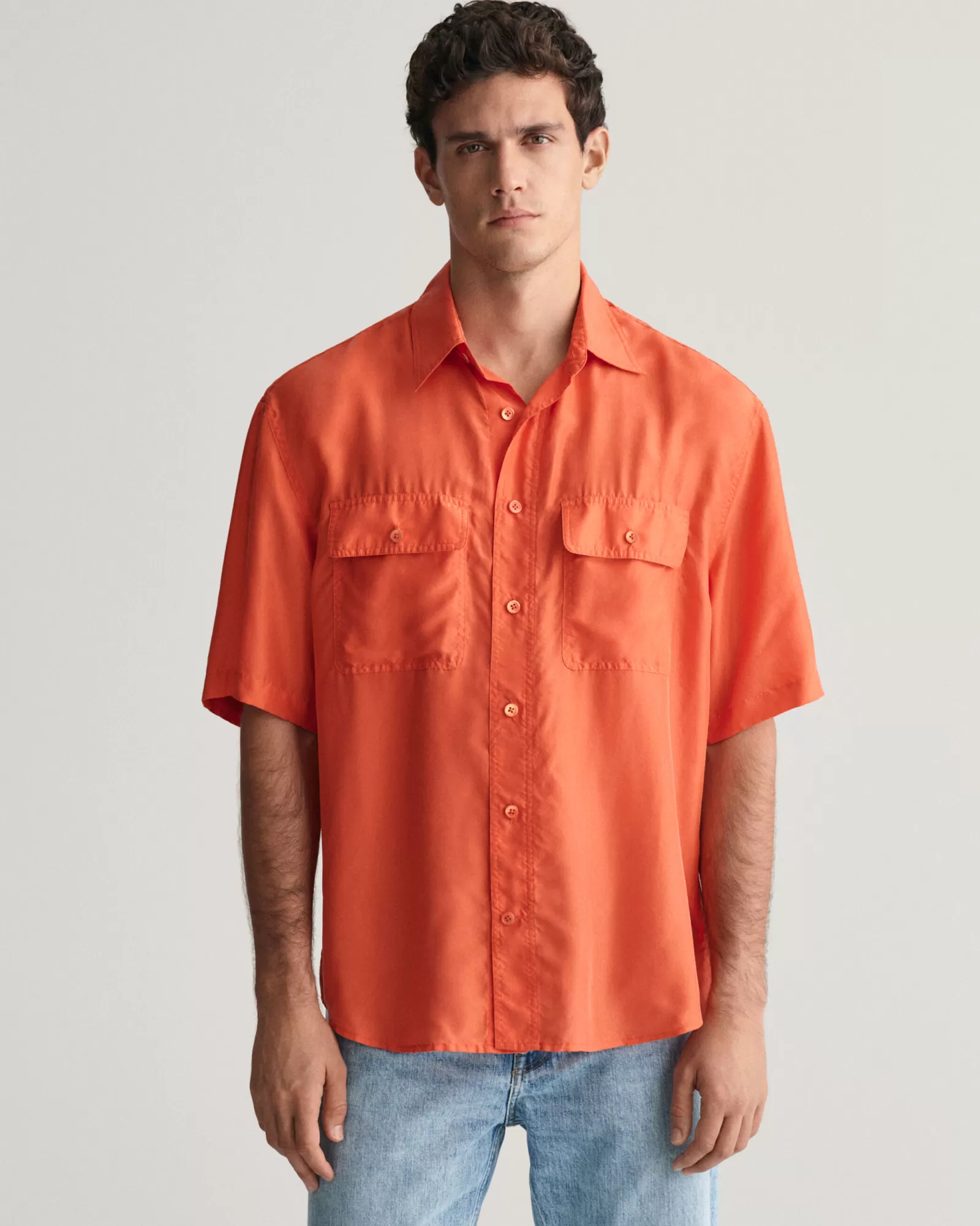 GANT Relaxed Fit Washed Silk Short Sleeve Shirt | Skjortor