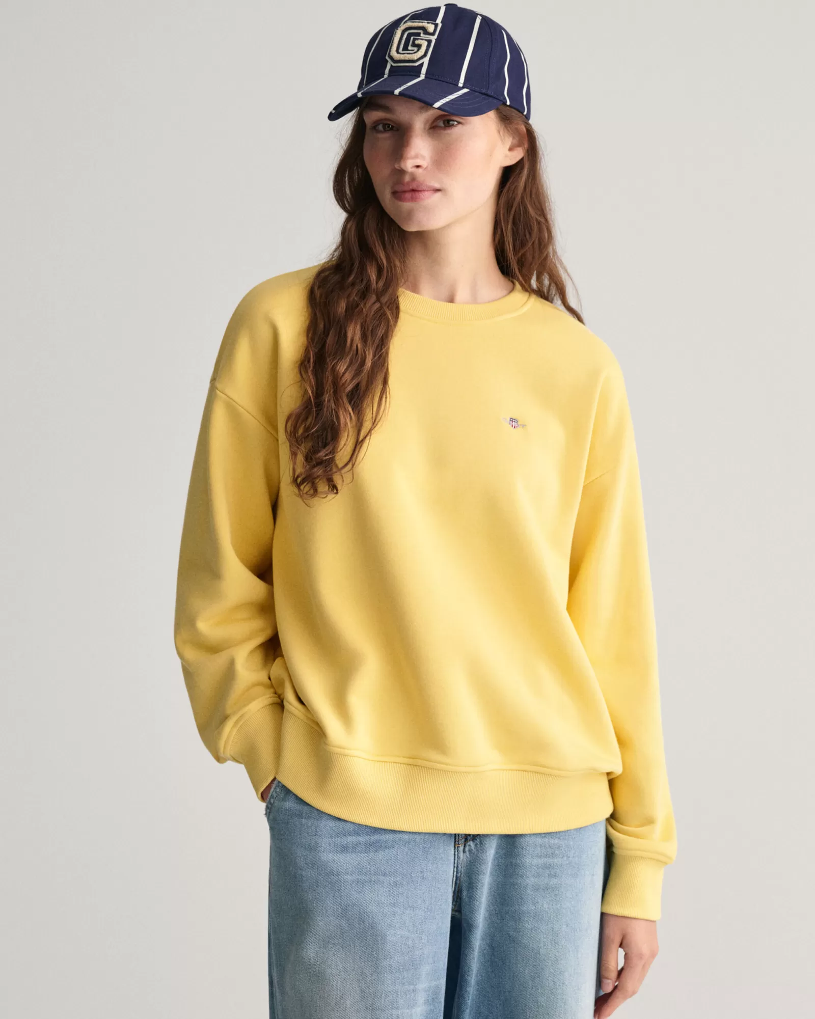 GANT Shield Crew Neck Sweatshirt | Hoodies & Tröjor