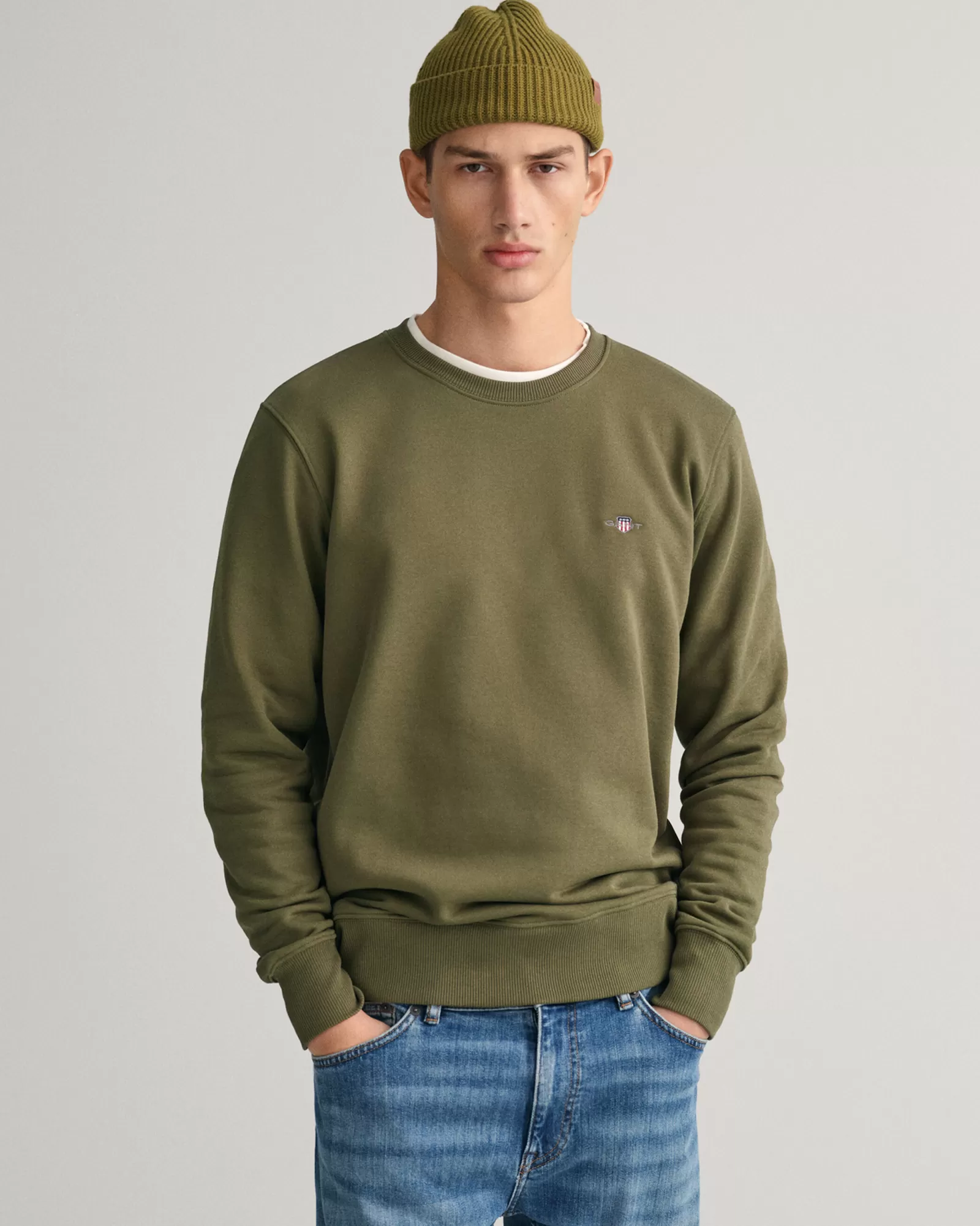 GANT Shield Crew Neck Sweatshirt | Hoodies & Tröjor