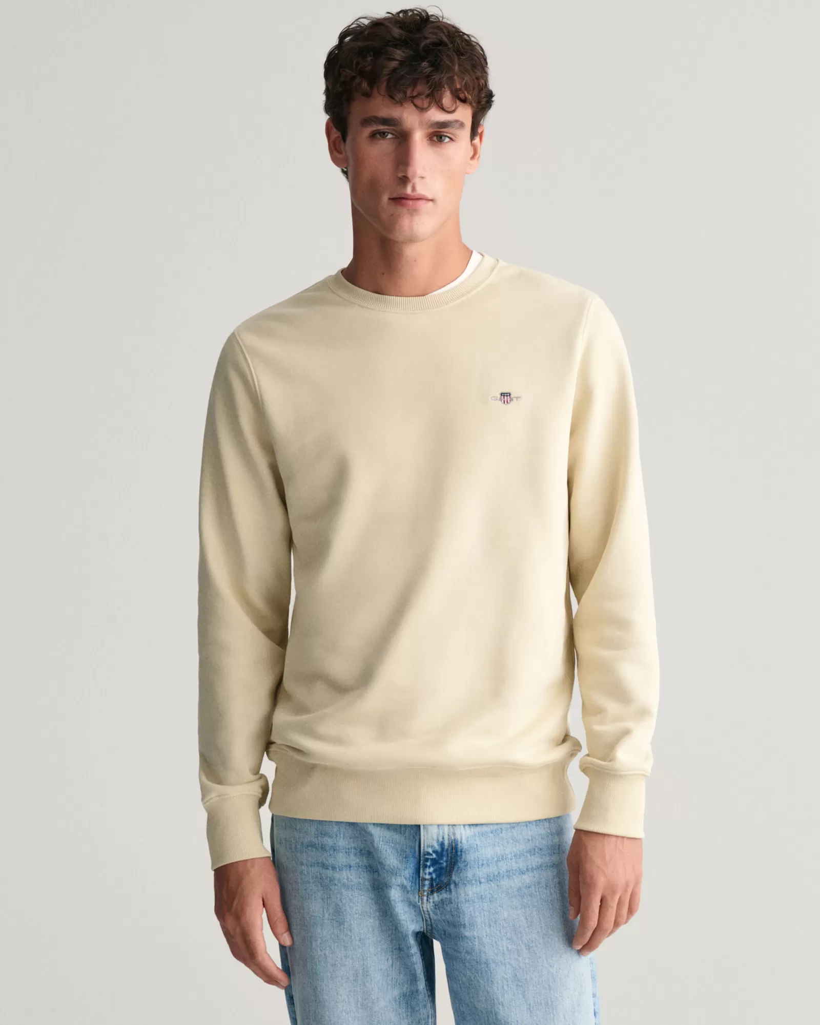 GANT Shield Crew Neck Sweatshirt | Hoodies & Tröjor