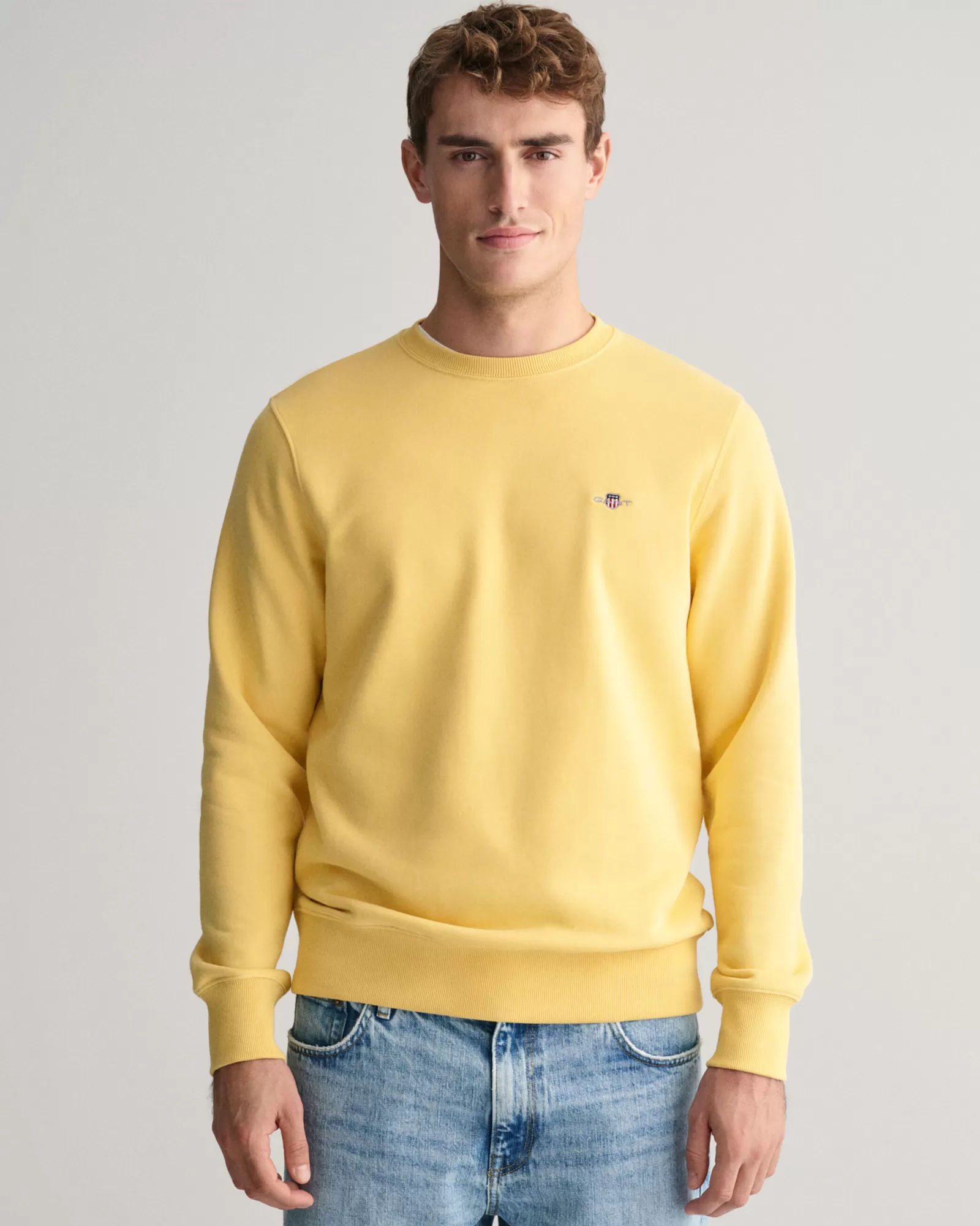 GANT Shield Crew Neck Sweatshirt | Hoodies & Tröjor