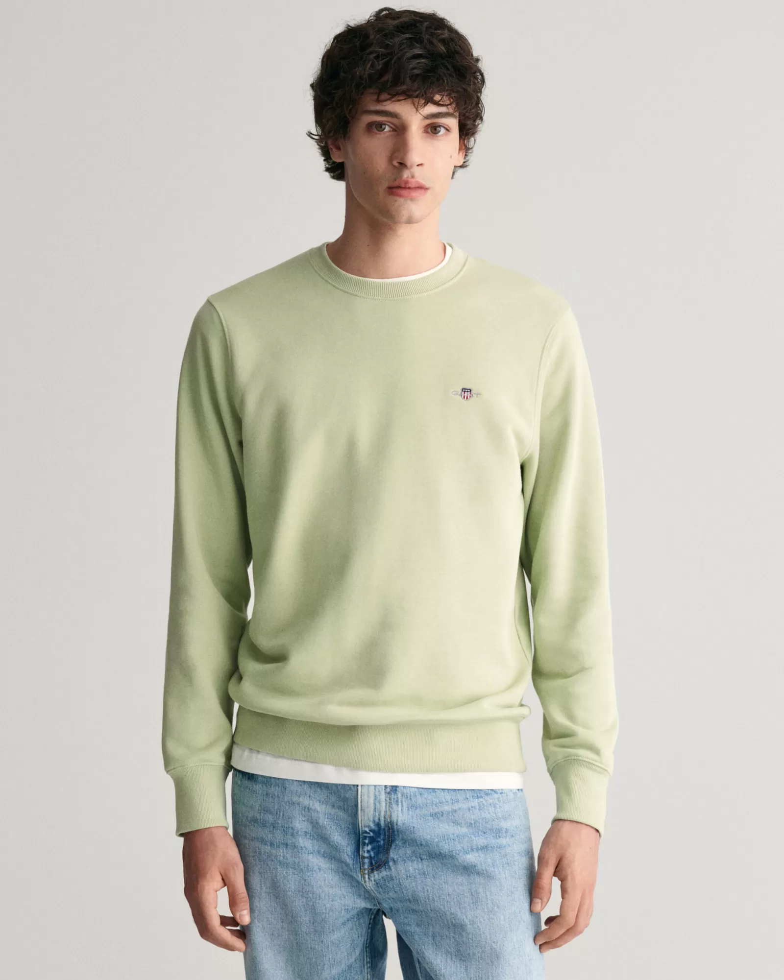 GANT Shield Crew Neck Sweatshirt | Hoodies & Tröjor