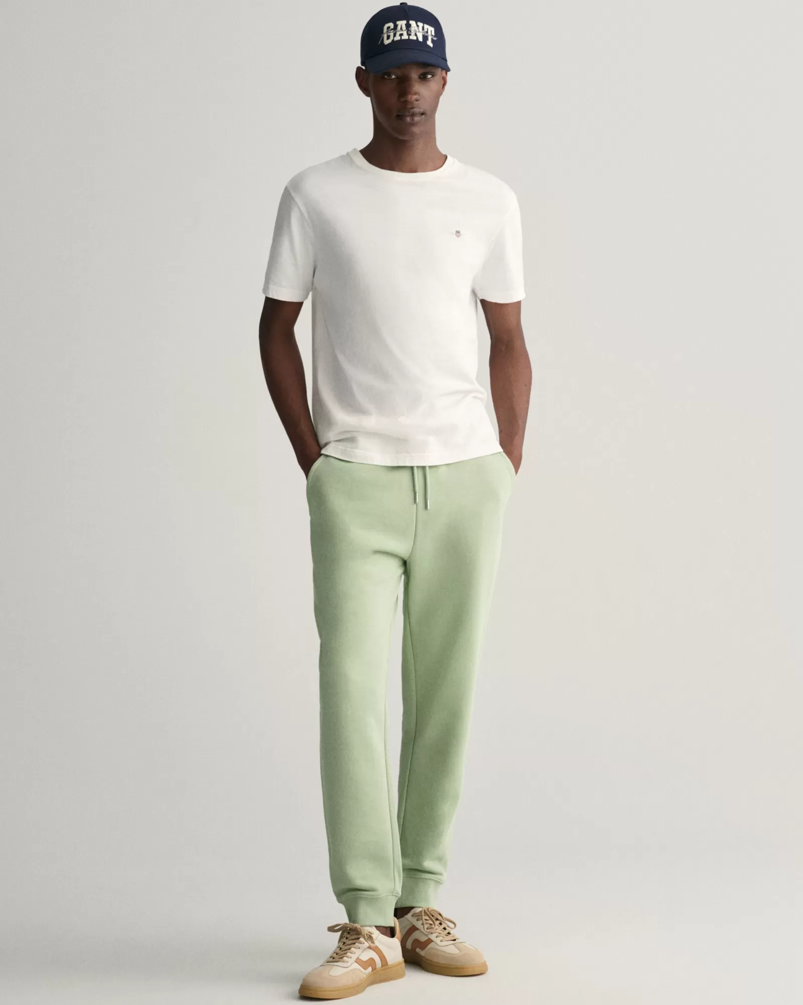 GANT Shield Sweatpants | Byxor & Chinos