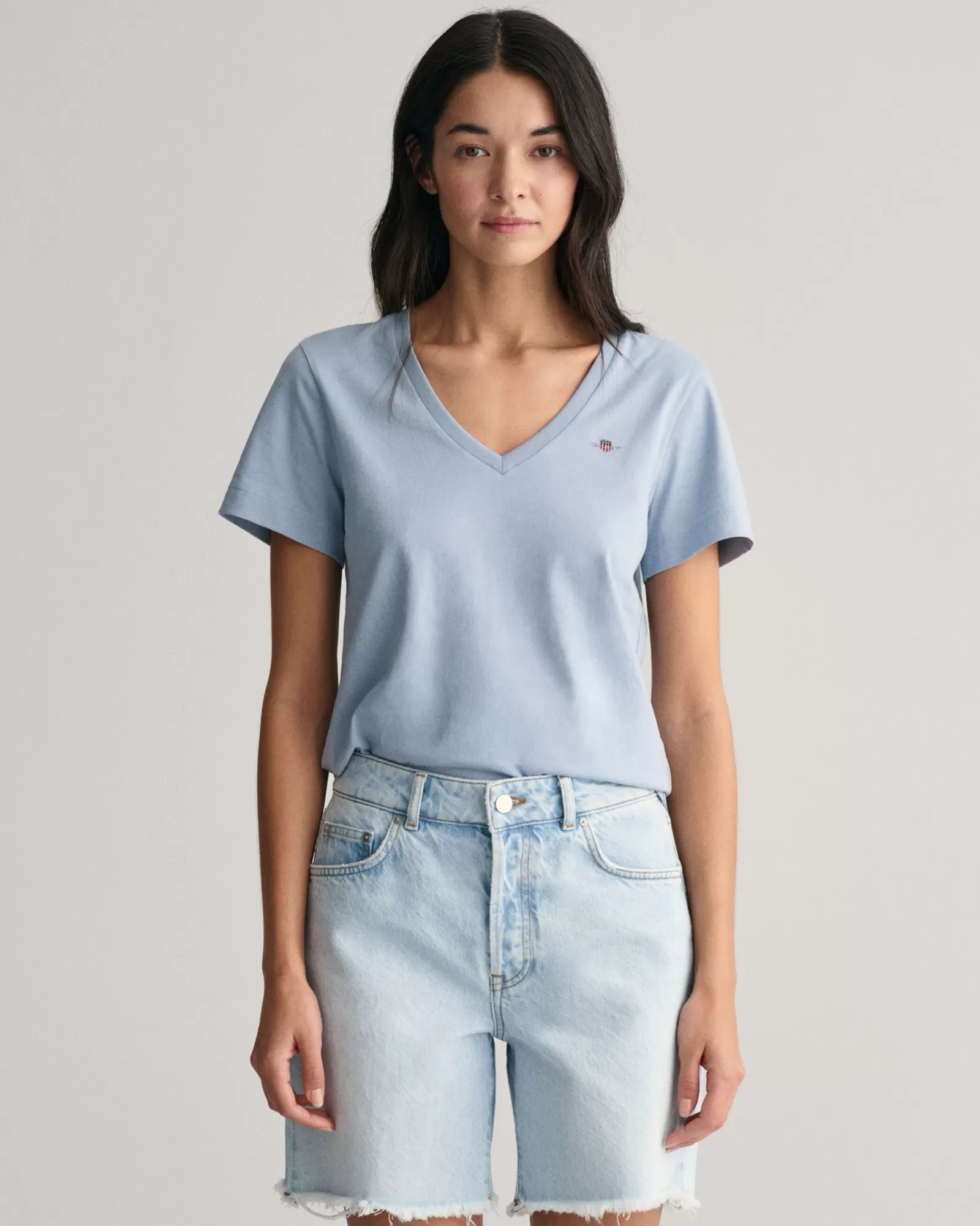 GANT Shield V-Neck T-Shirt | T-shirtar & Toppar