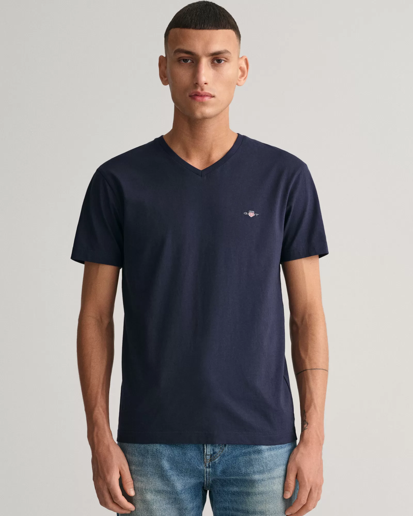 GANT Slim Fit Shield V-Neck T-Shirt | T-shirts