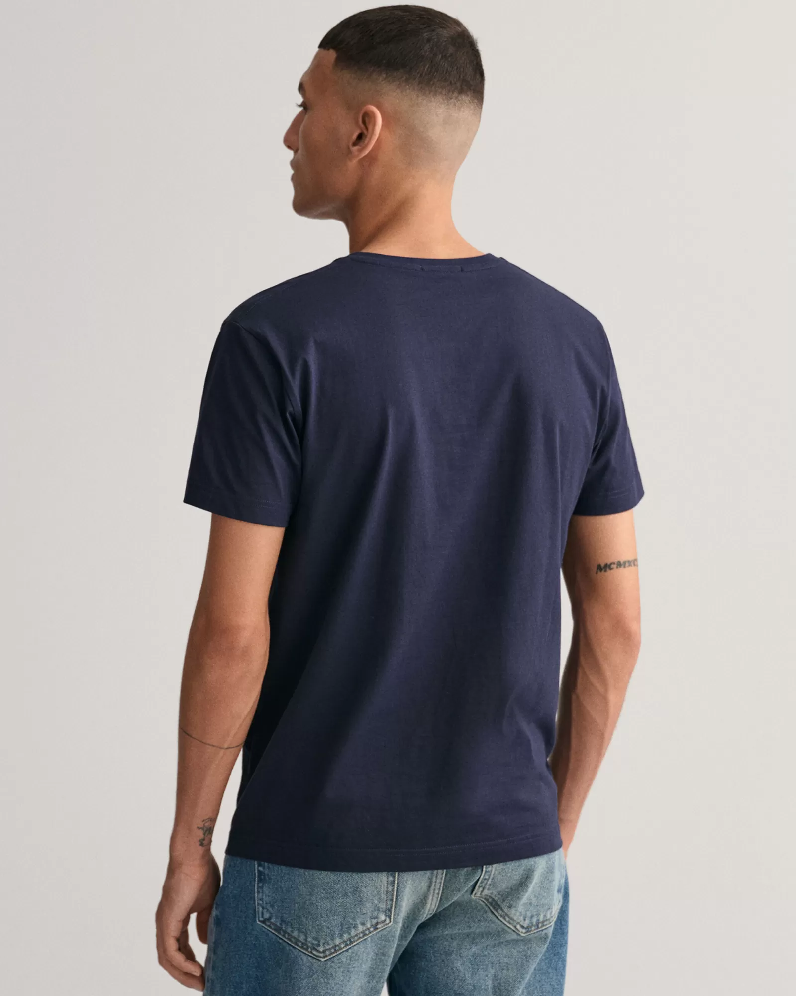 GANT Slim Fit Shield V-Neck T-Shirt | T-shirts