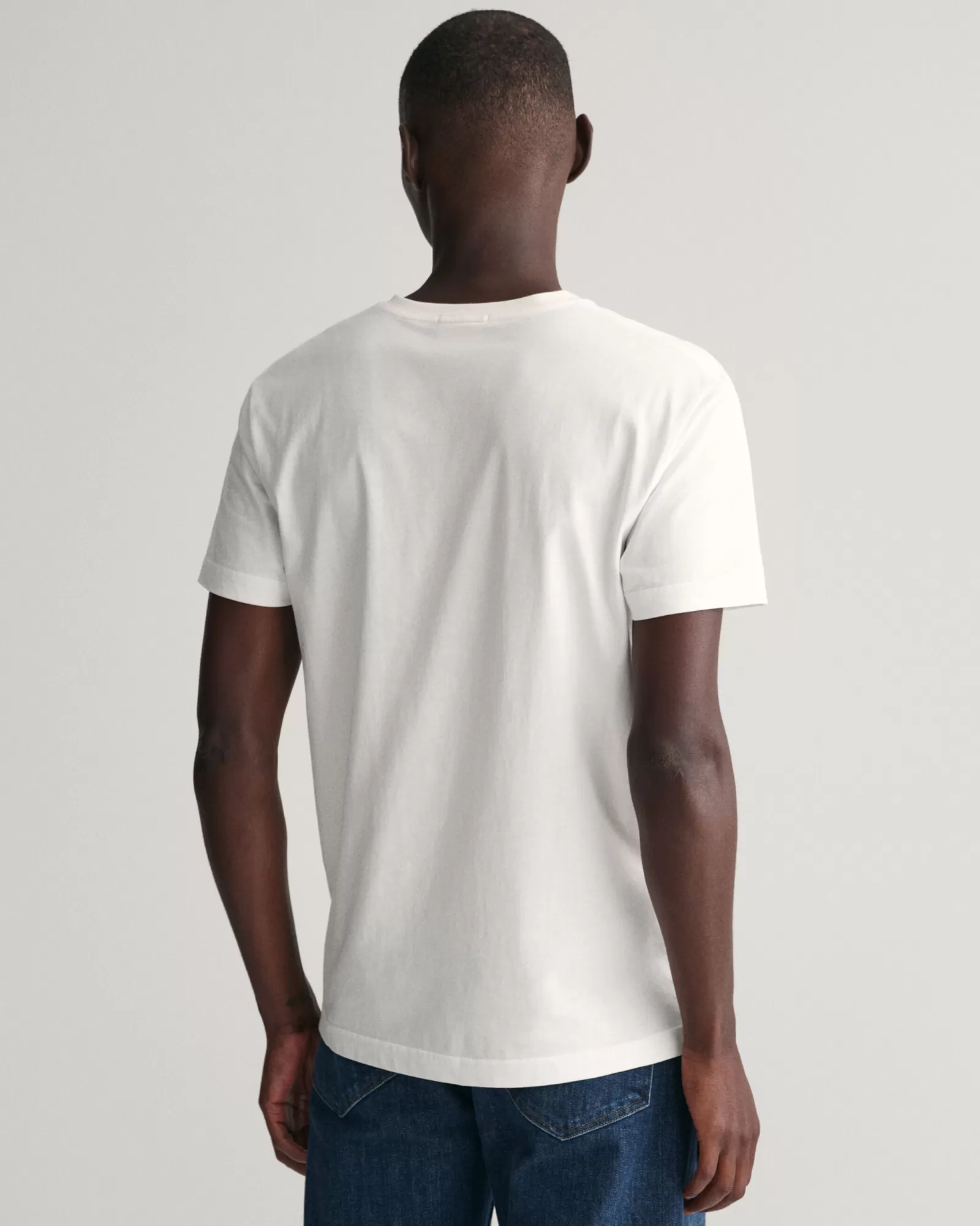 GANT Slim Fit Shield V-Neck T-Shirt | T-shirts