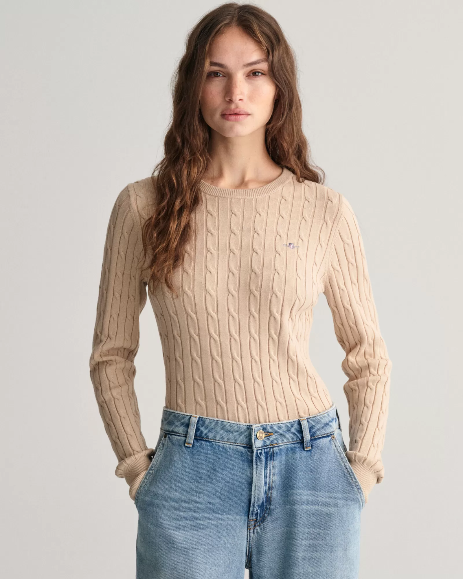 GANT Stretch Cotton Cable Knit Crew Neck Sweater | Stickat