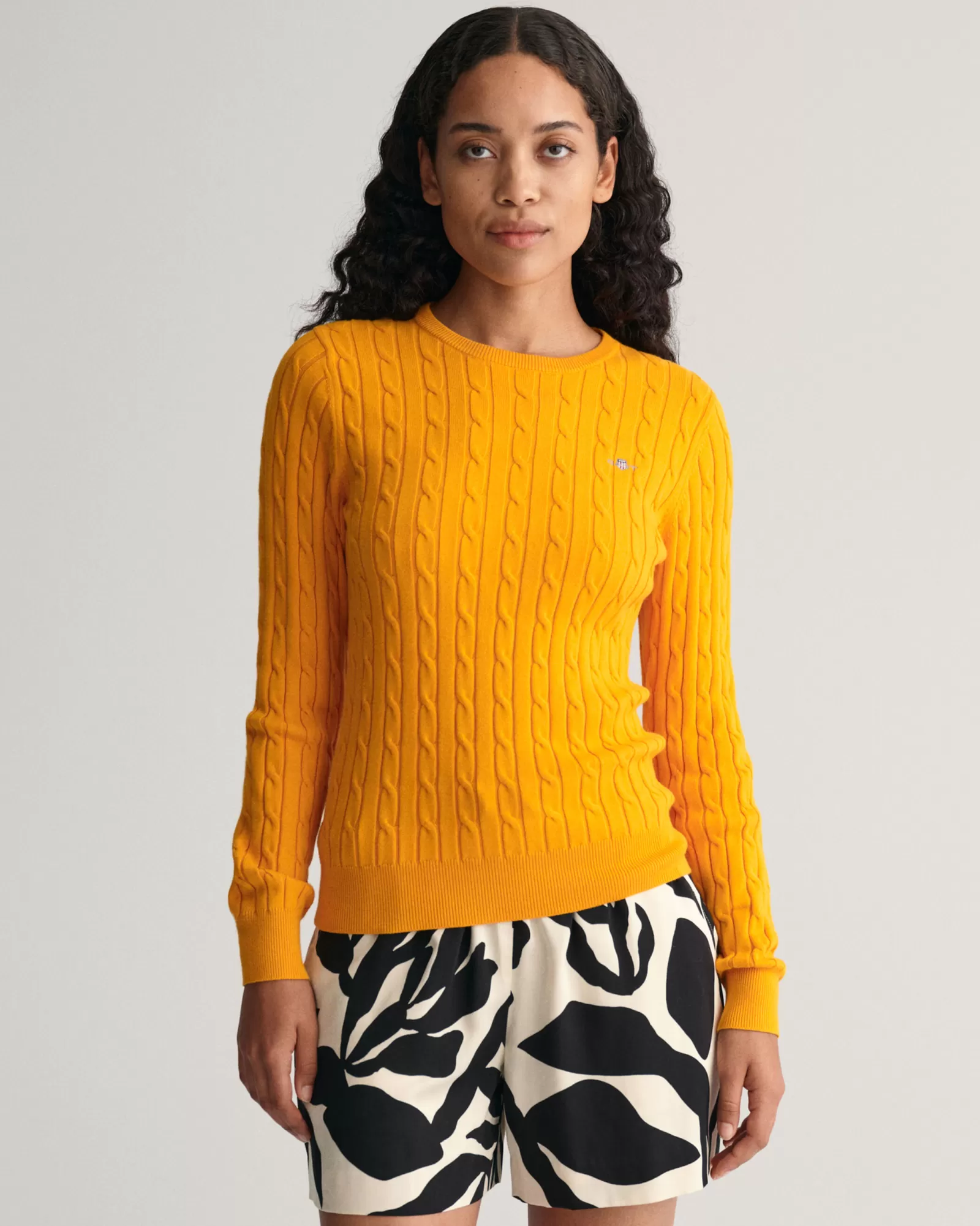 GANT Stretch Cotton Cable Knit Crew Neck Sweater | Stickat