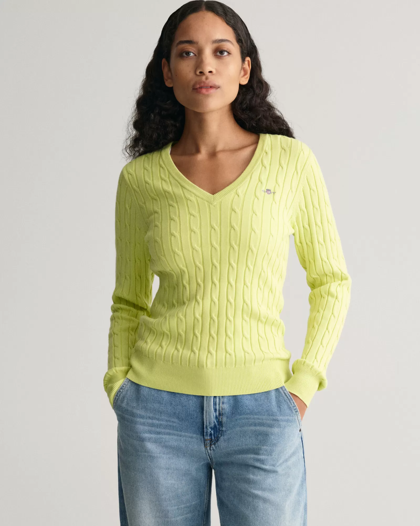 GANT Stretch Cotton Cable Knit V-Neck Sweater | Stickat