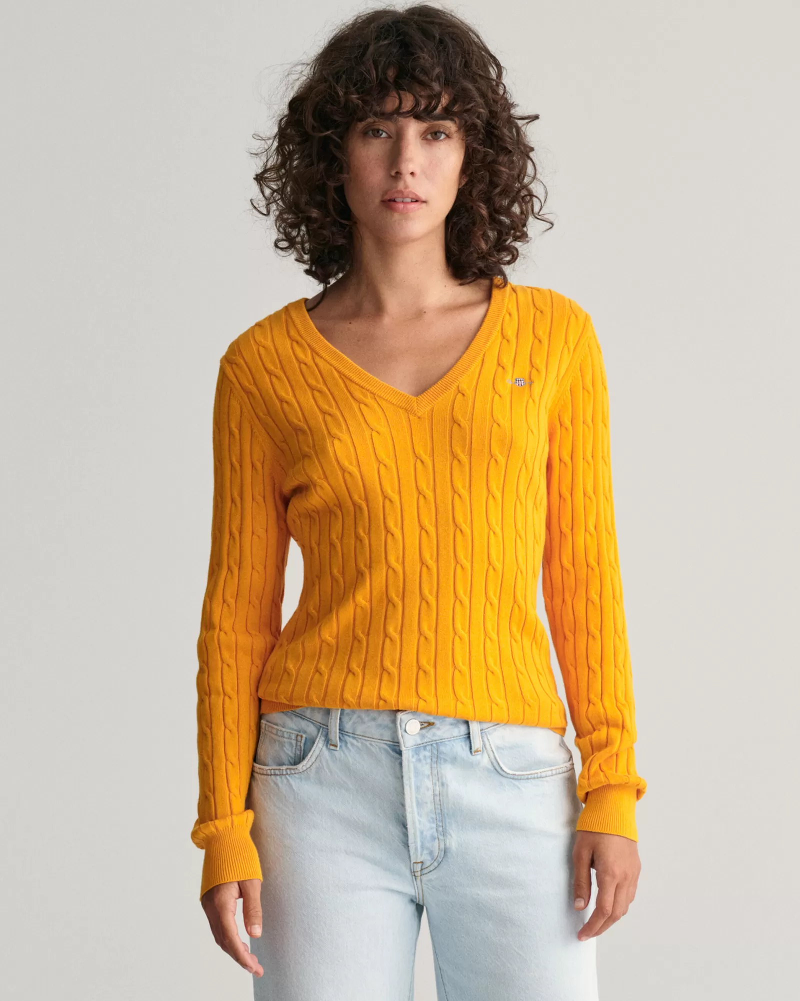 GANT Stretch Cotton Cable Knit V-Neck Sweater | Stickat