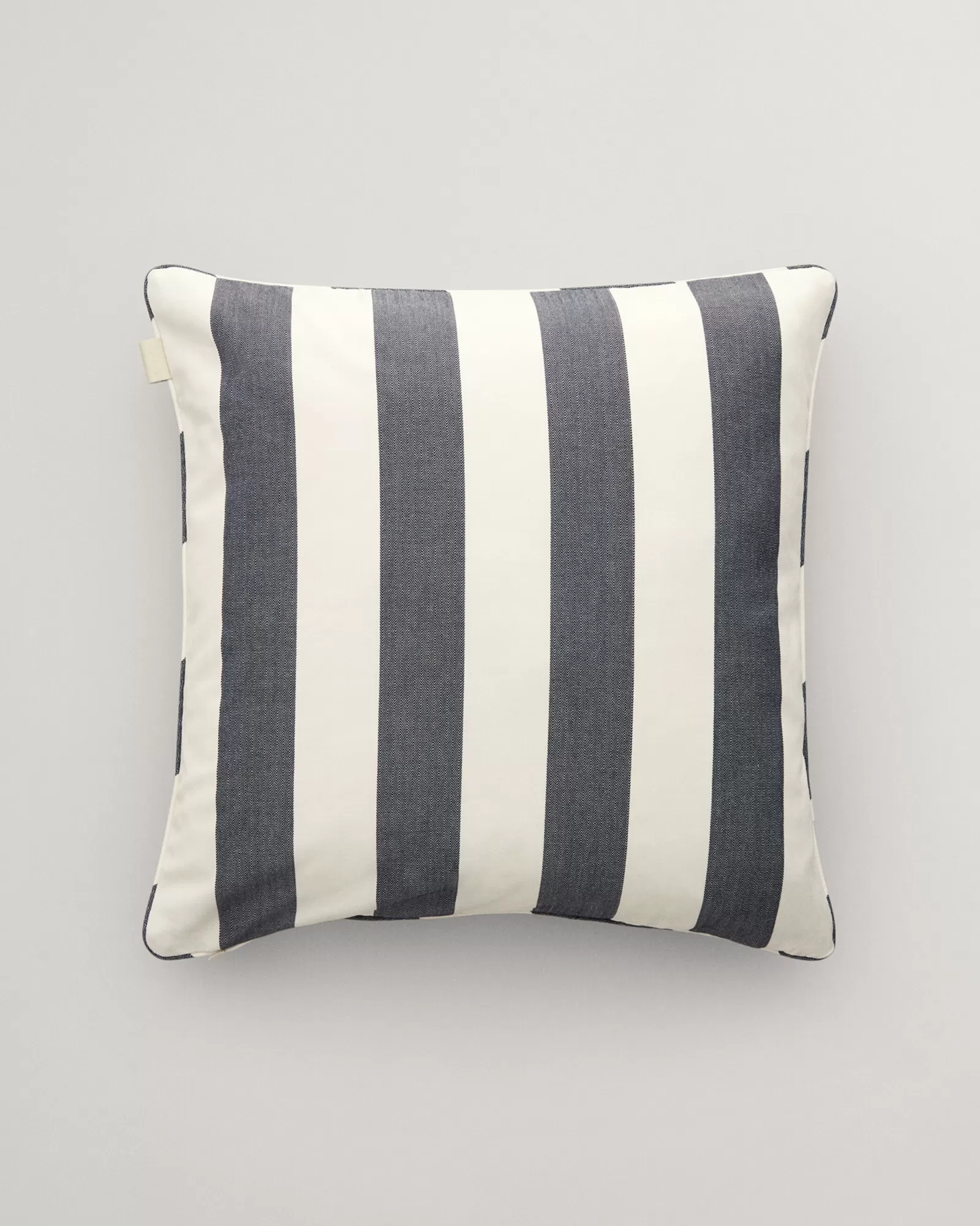 GANT Striped Archive Shield Cushion | Kuddar