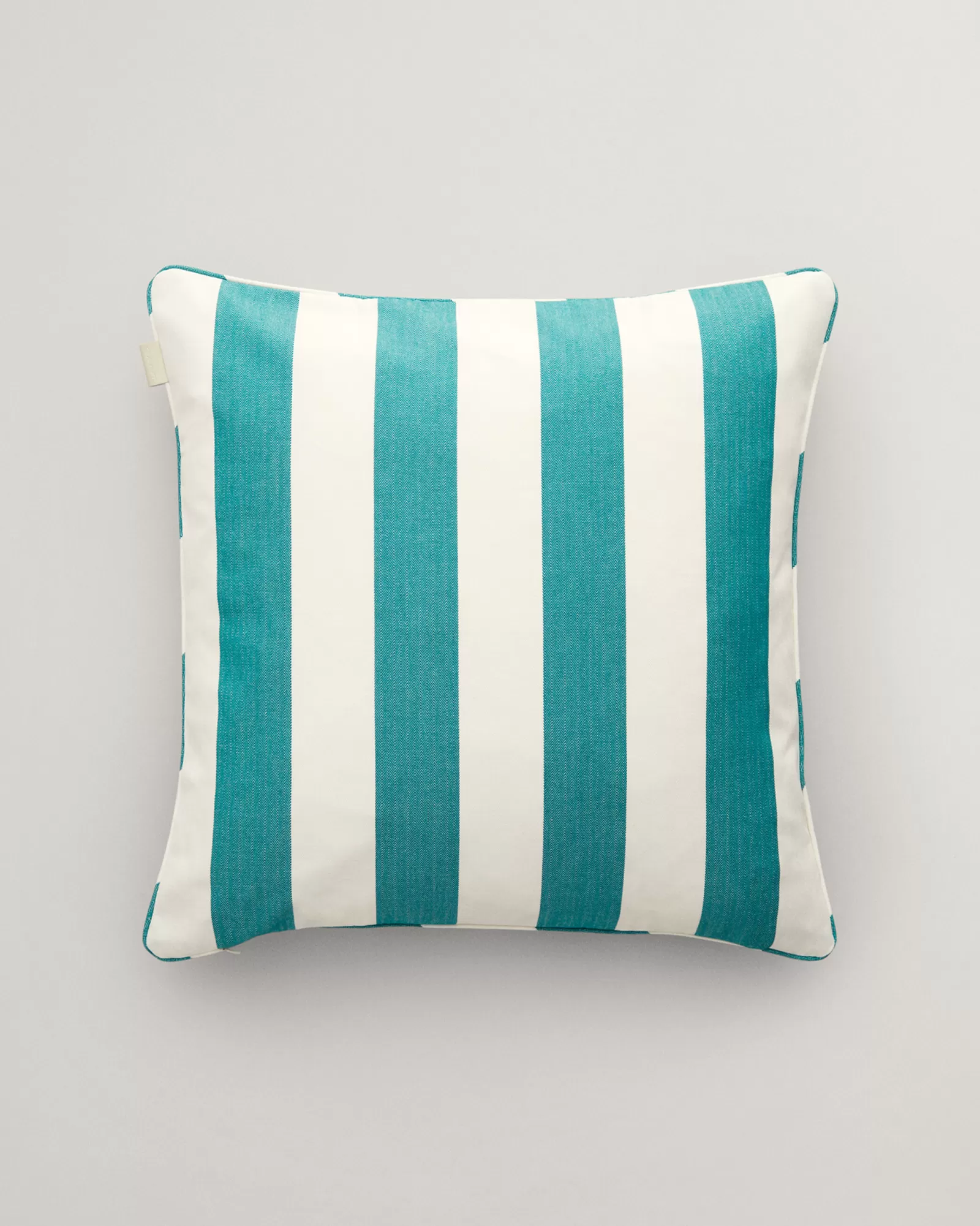 GANT Striped Archive Shield Cushion | Plädar