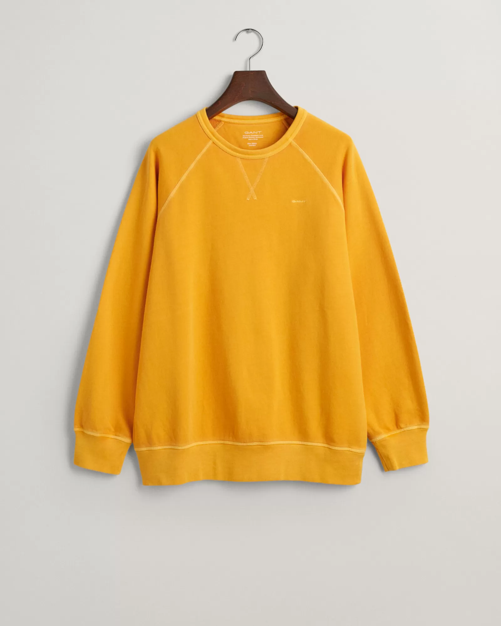 GANT Sunfaded Crew Neck Sweatshirt | Hoodies & Tröjor