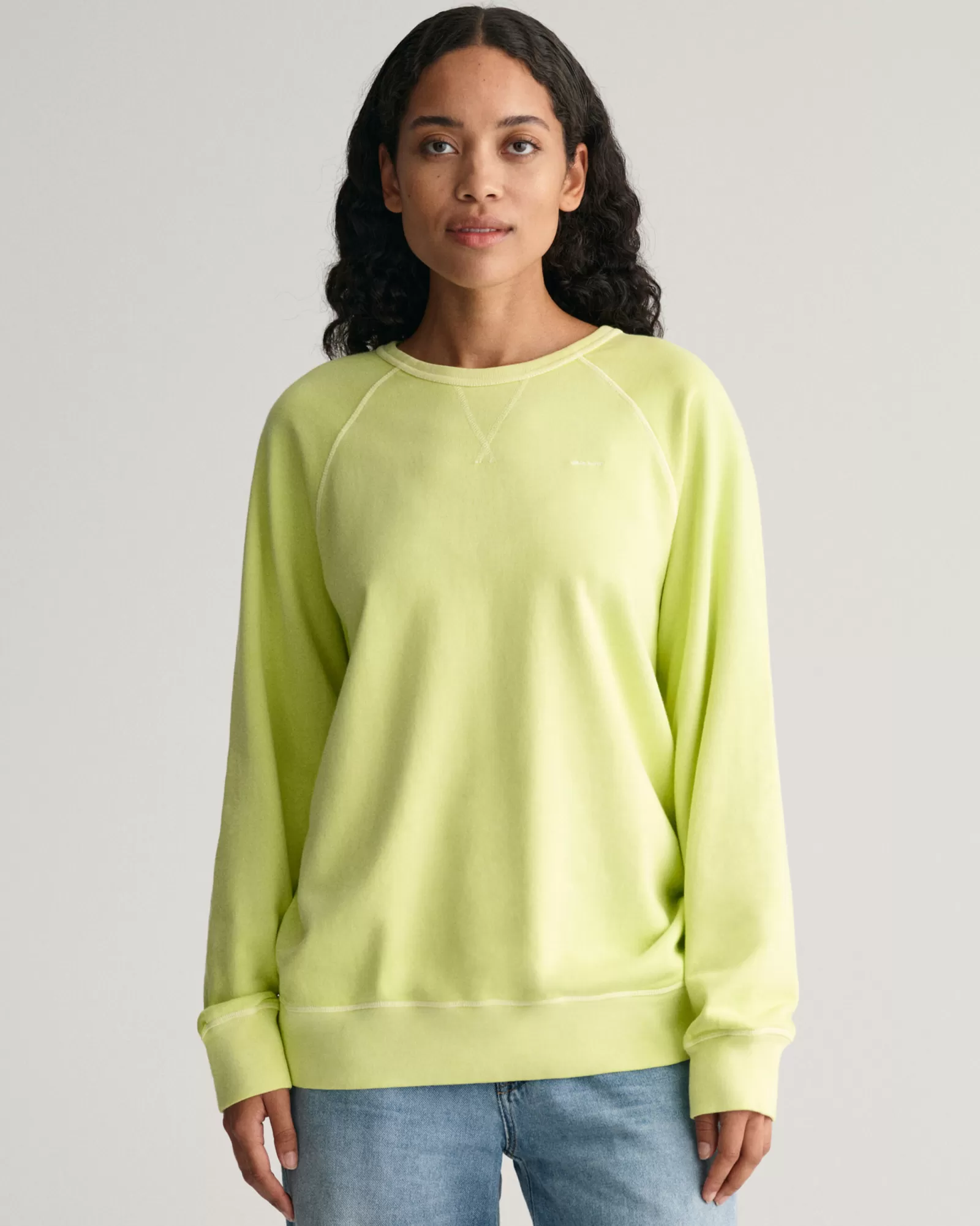 GANT Sunfaded Crew Neck Sweatshirt | Hoodies & Tröjor