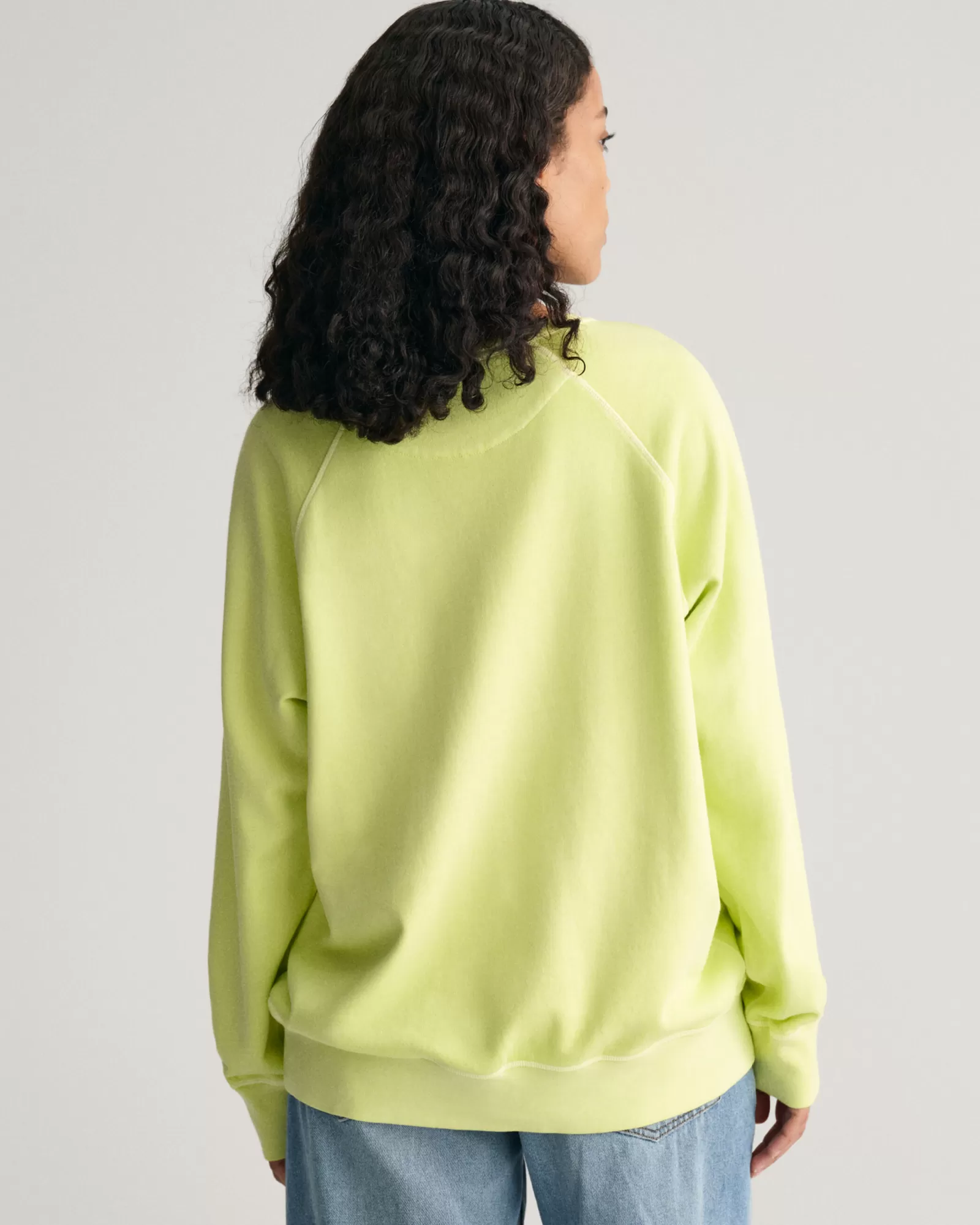 GANT Sunfaded Crew Neck Sweatshirt | Hoodies & Tröjor